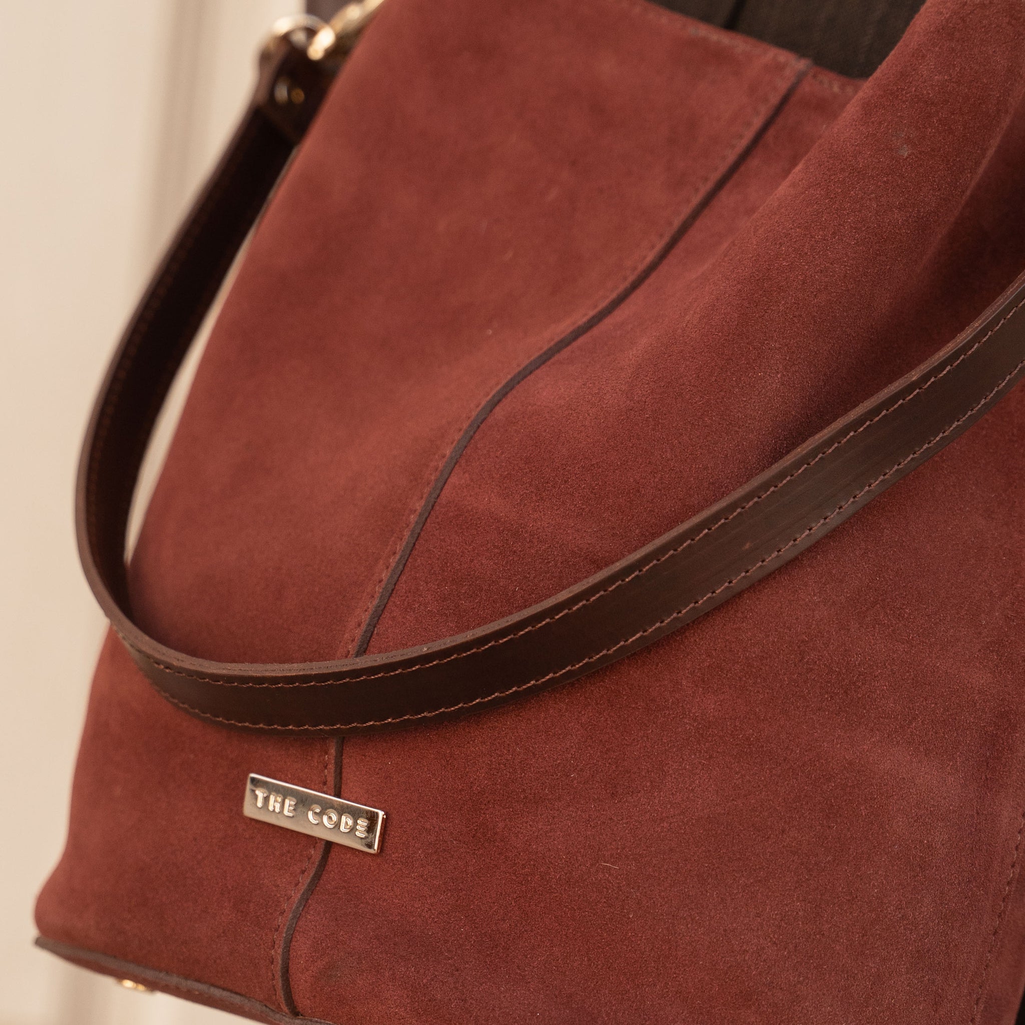 Bombonera Julieta burgundy suede
