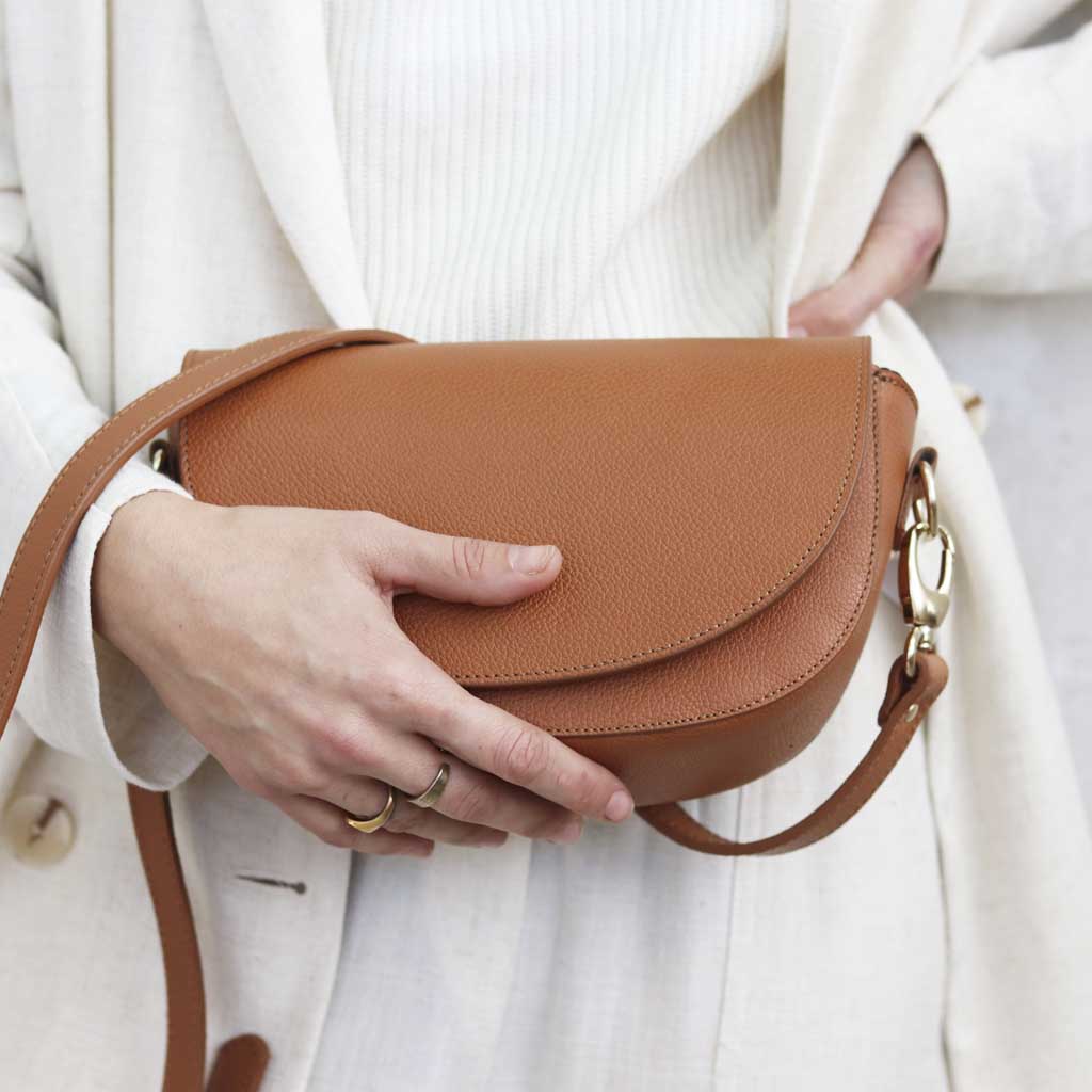 Camel alma leather bag