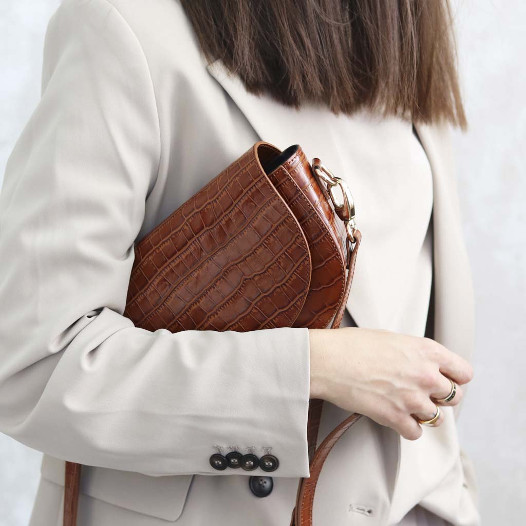 Alma crossbody bag in hazelnut brown