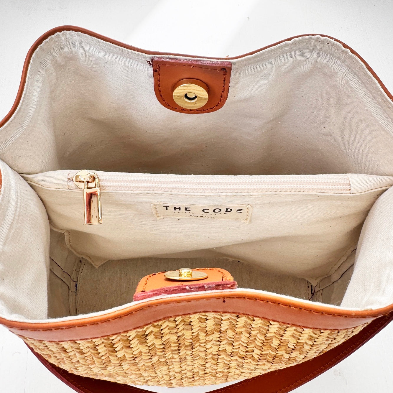 Brown nature Julieta bucket
