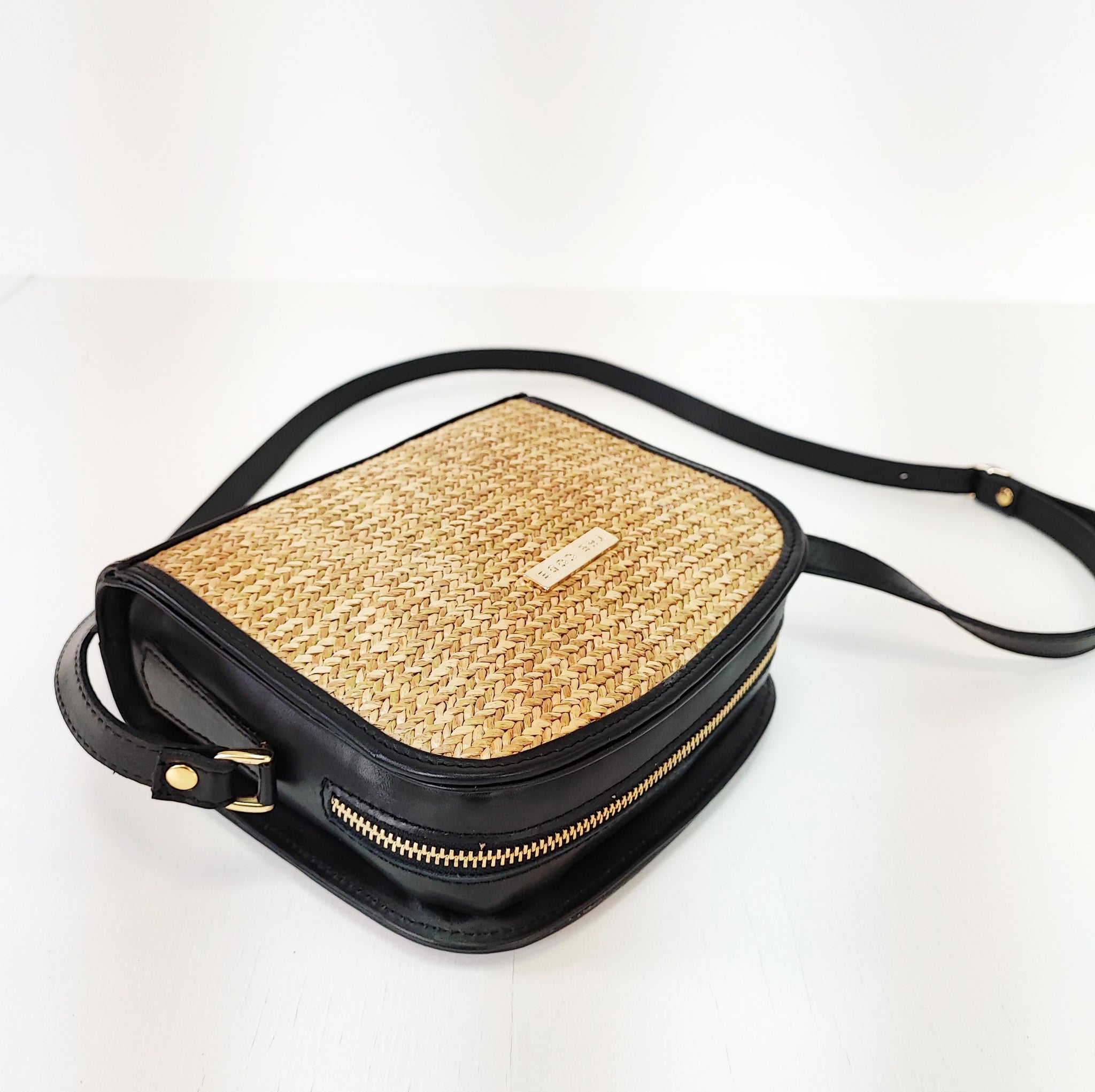Casandra NATURE rafia y negro