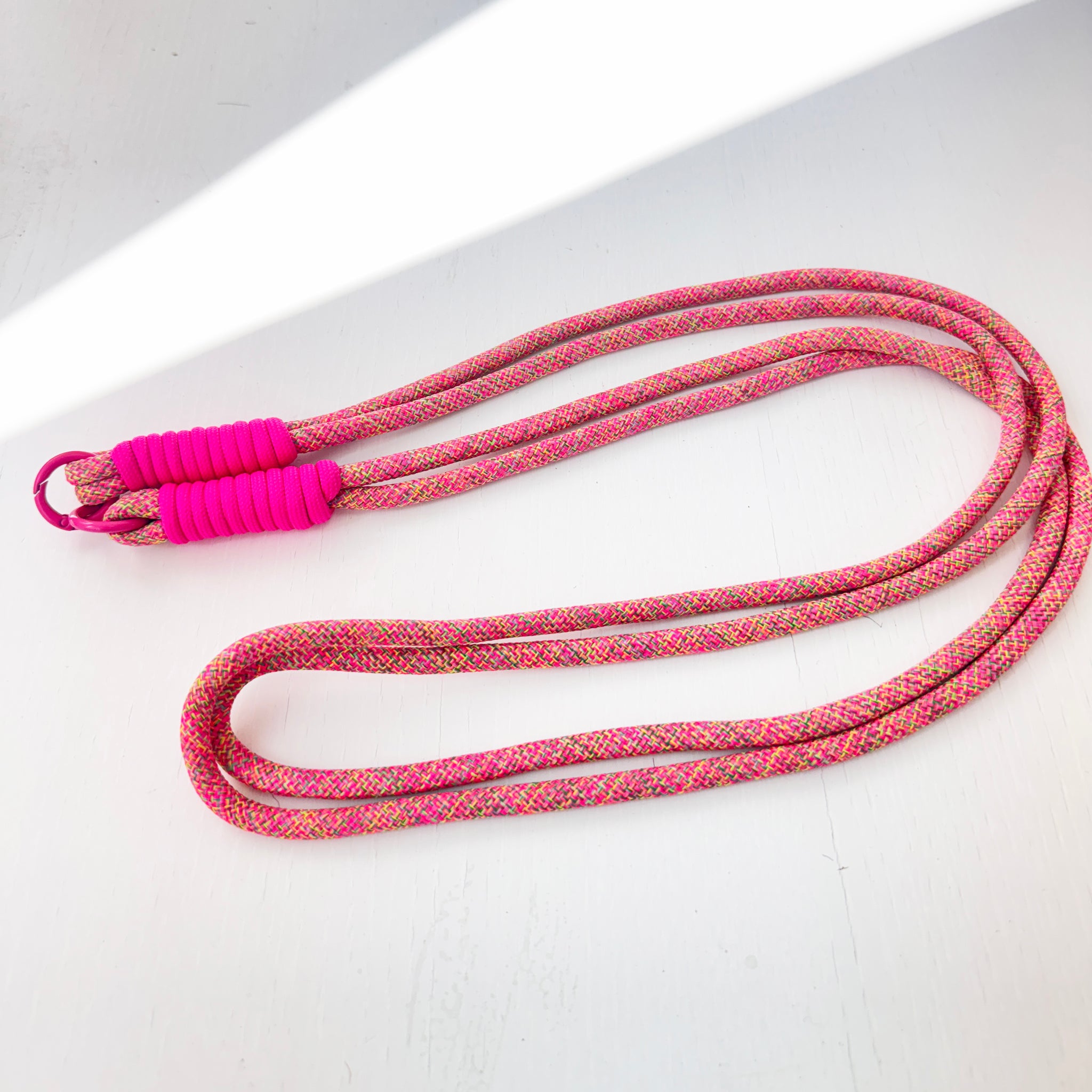 Colgador CAMPER fucsia