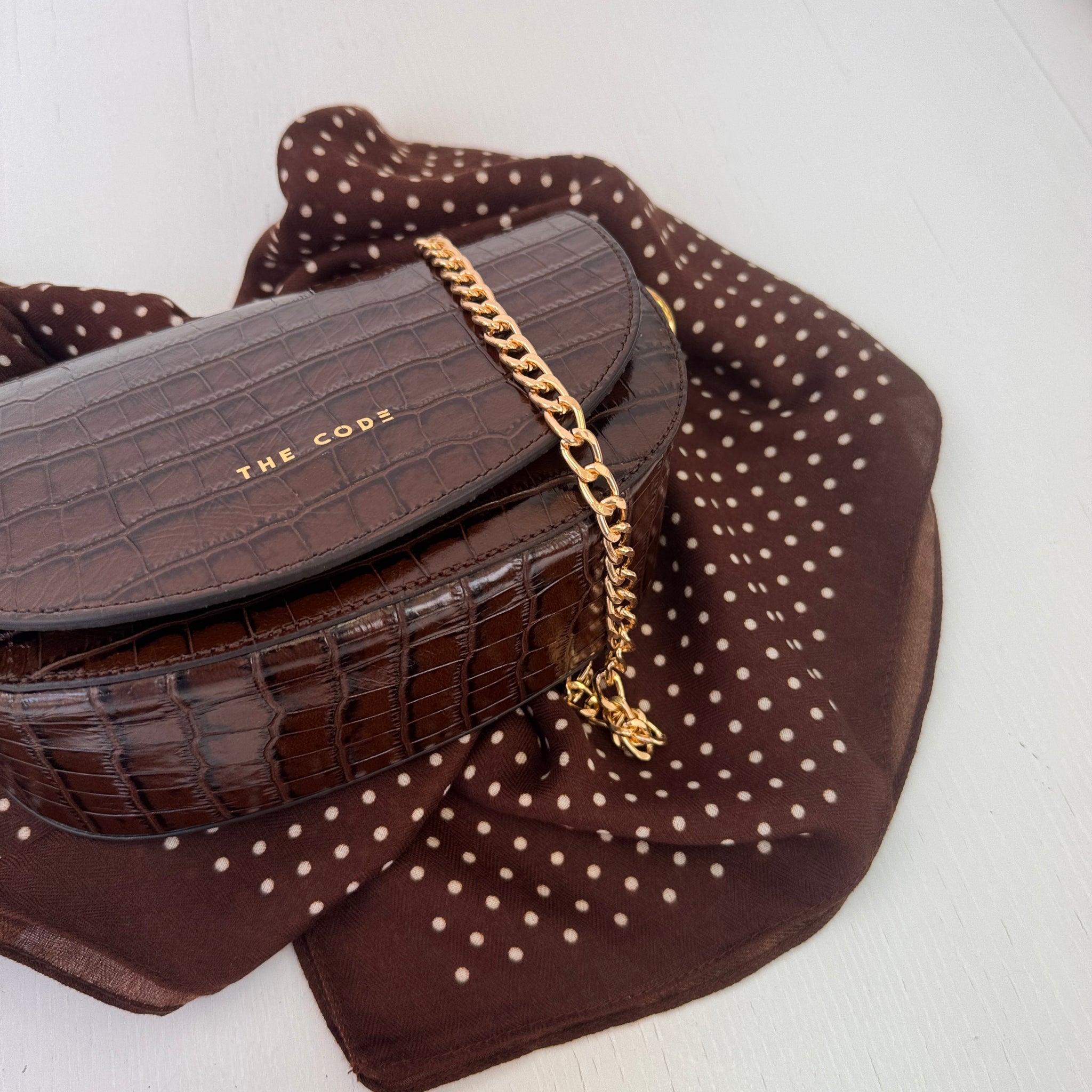 Pañuelo lunares chocolate