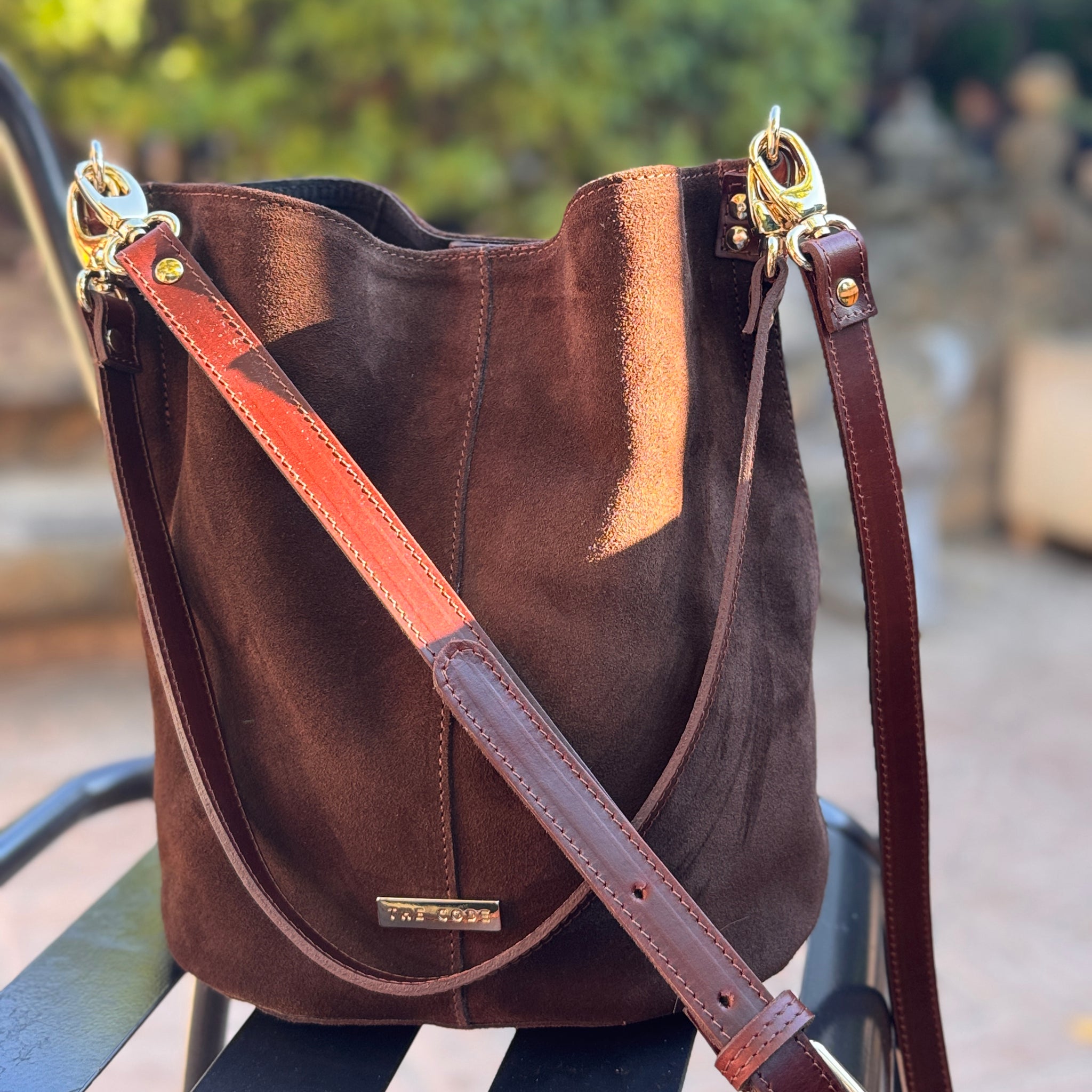 Bombonera Julieta chocolate suede