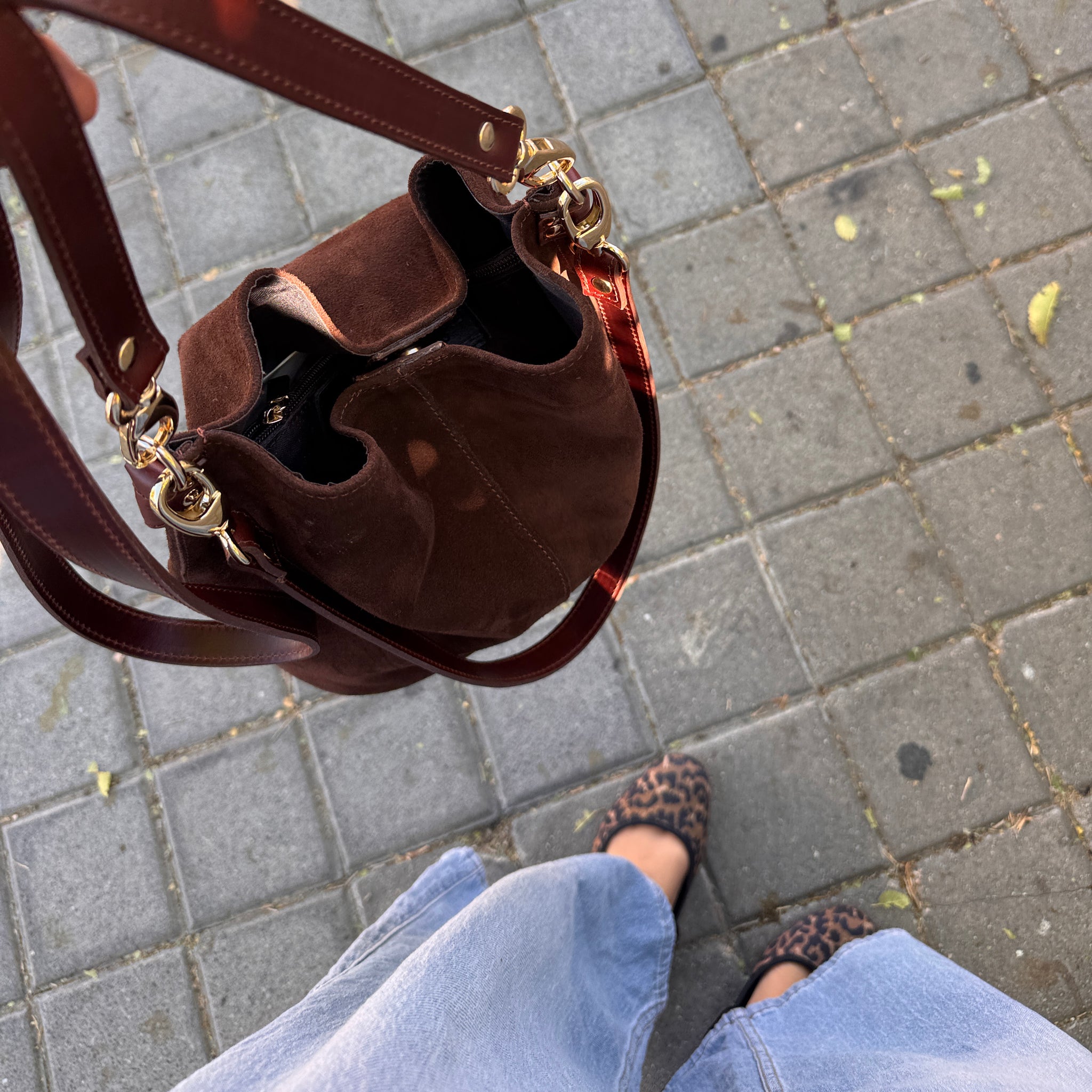 Bombonera Julieta chocolate suede