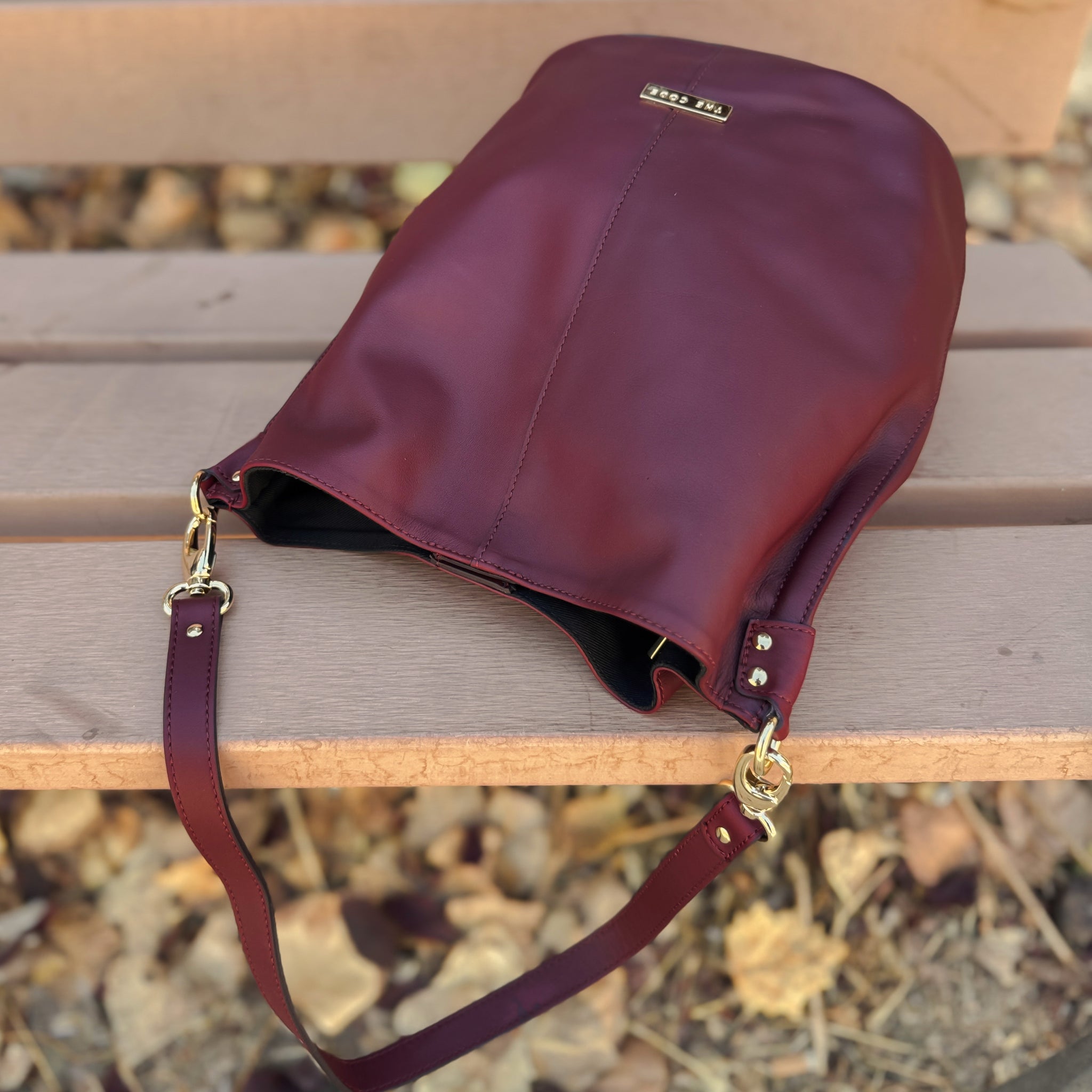 Julieta plain burgundy candy box