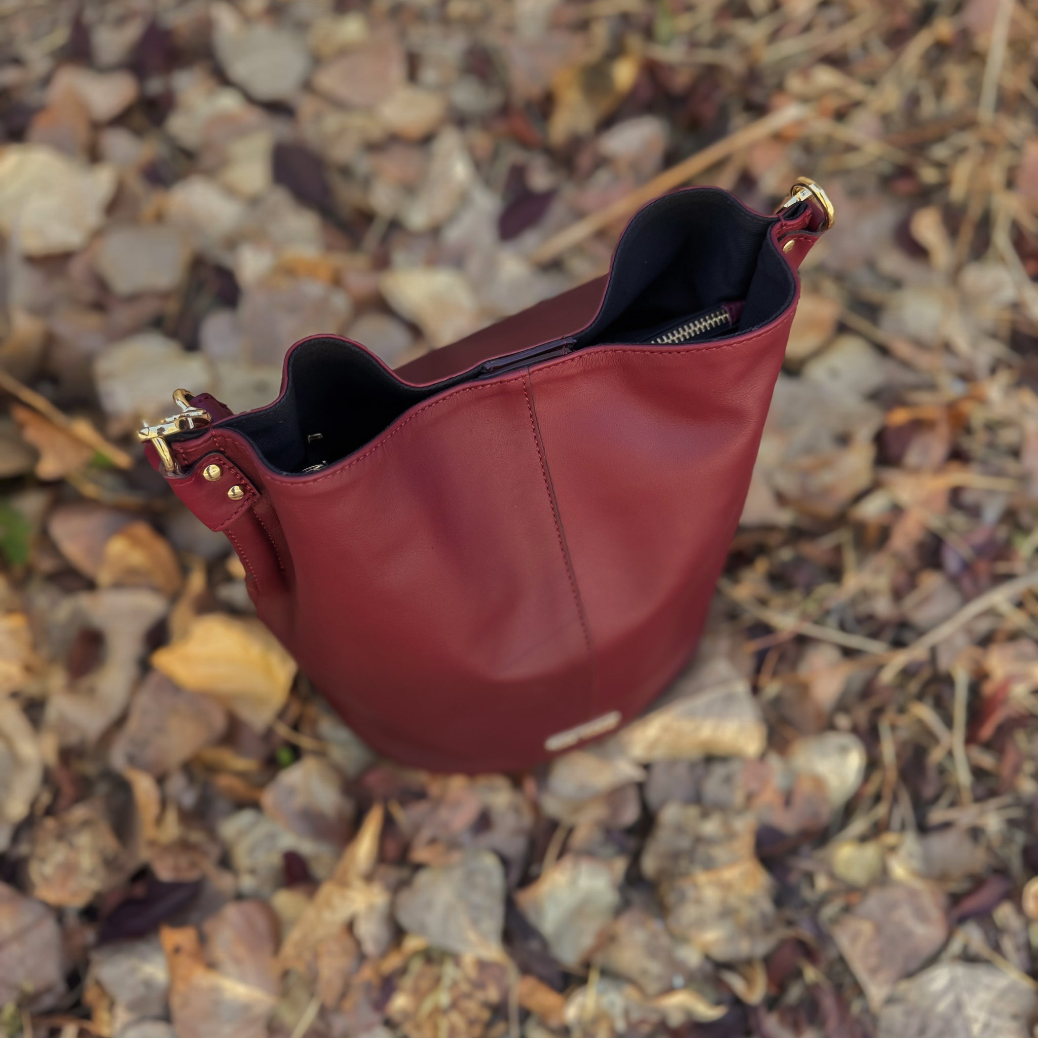 Julieta plain burgundy candy box