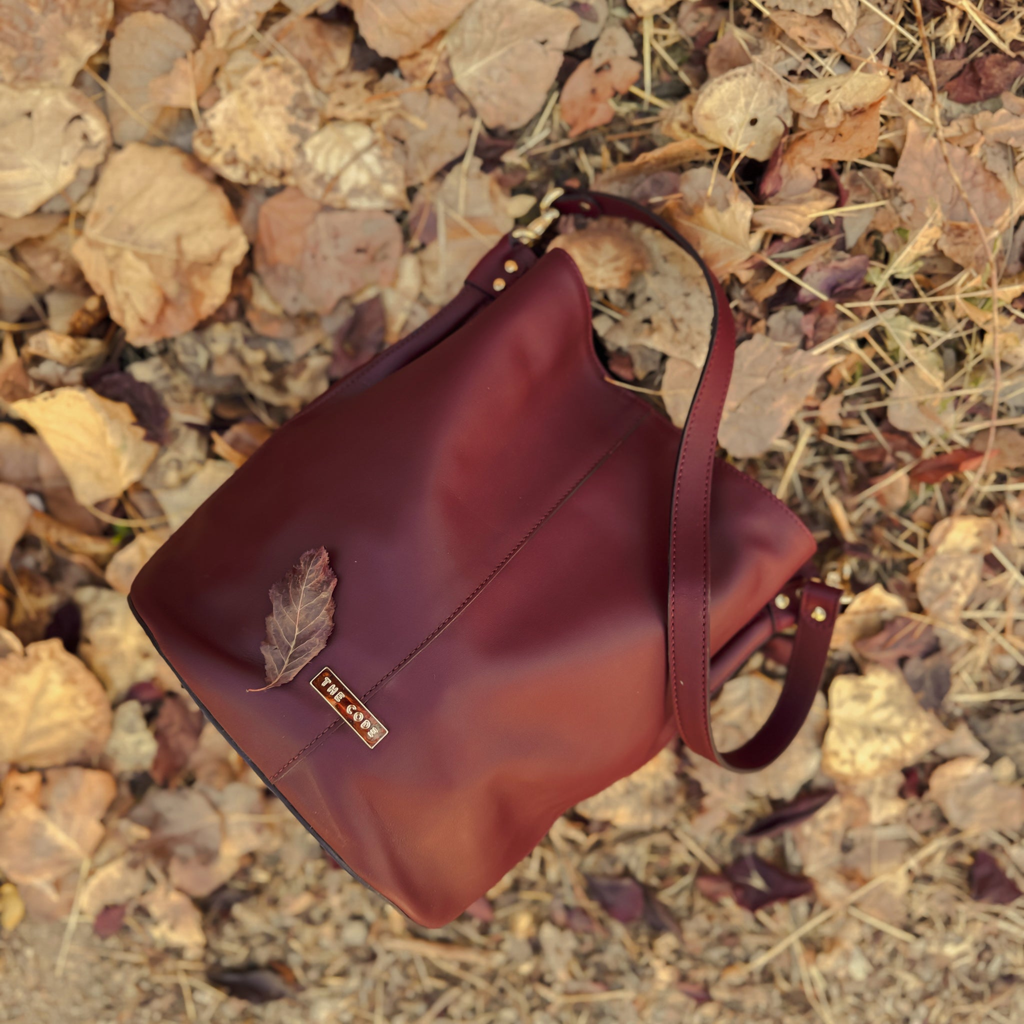 Julieta plain burgundy candy box