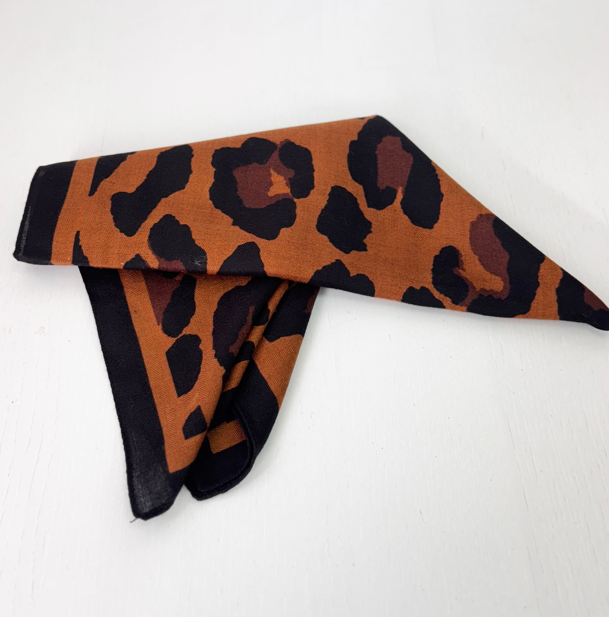 Pañuelo Leo salvaje