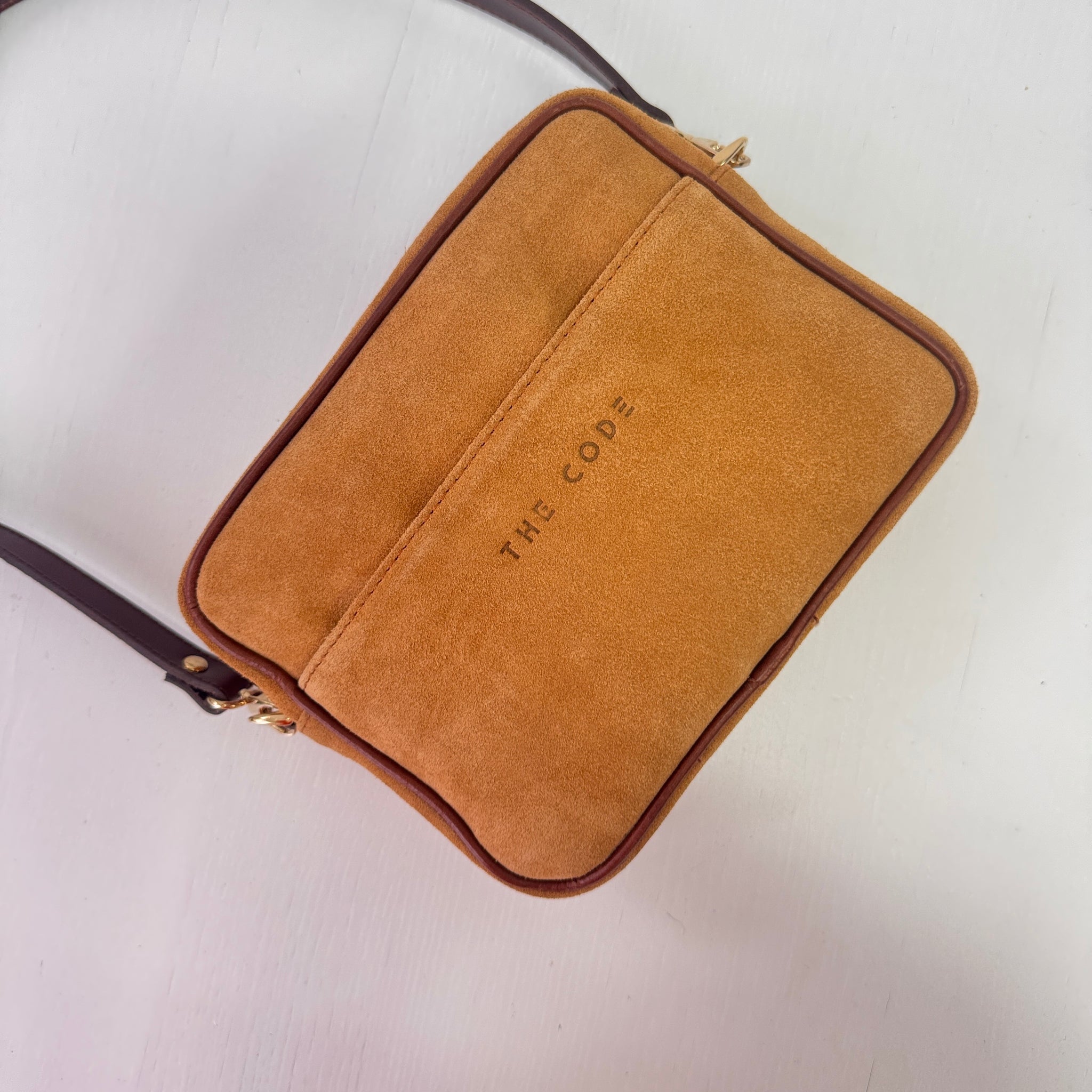 Bandolera Carlota serraje camello