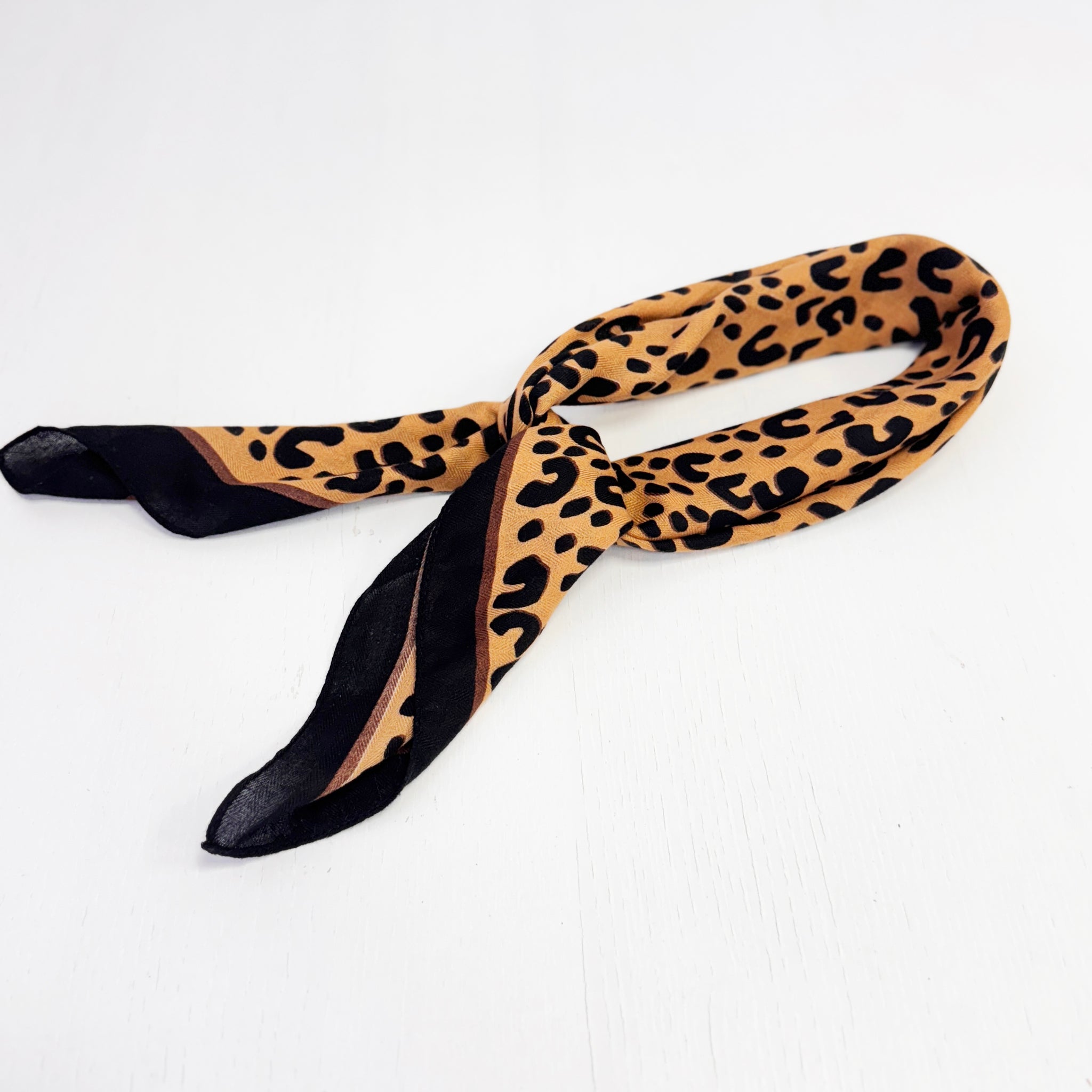 Pañuelo Leo animal print