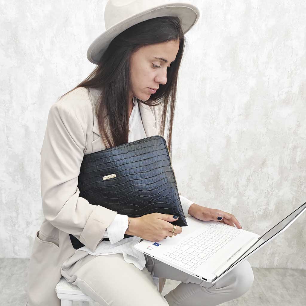 Alex document holder brown