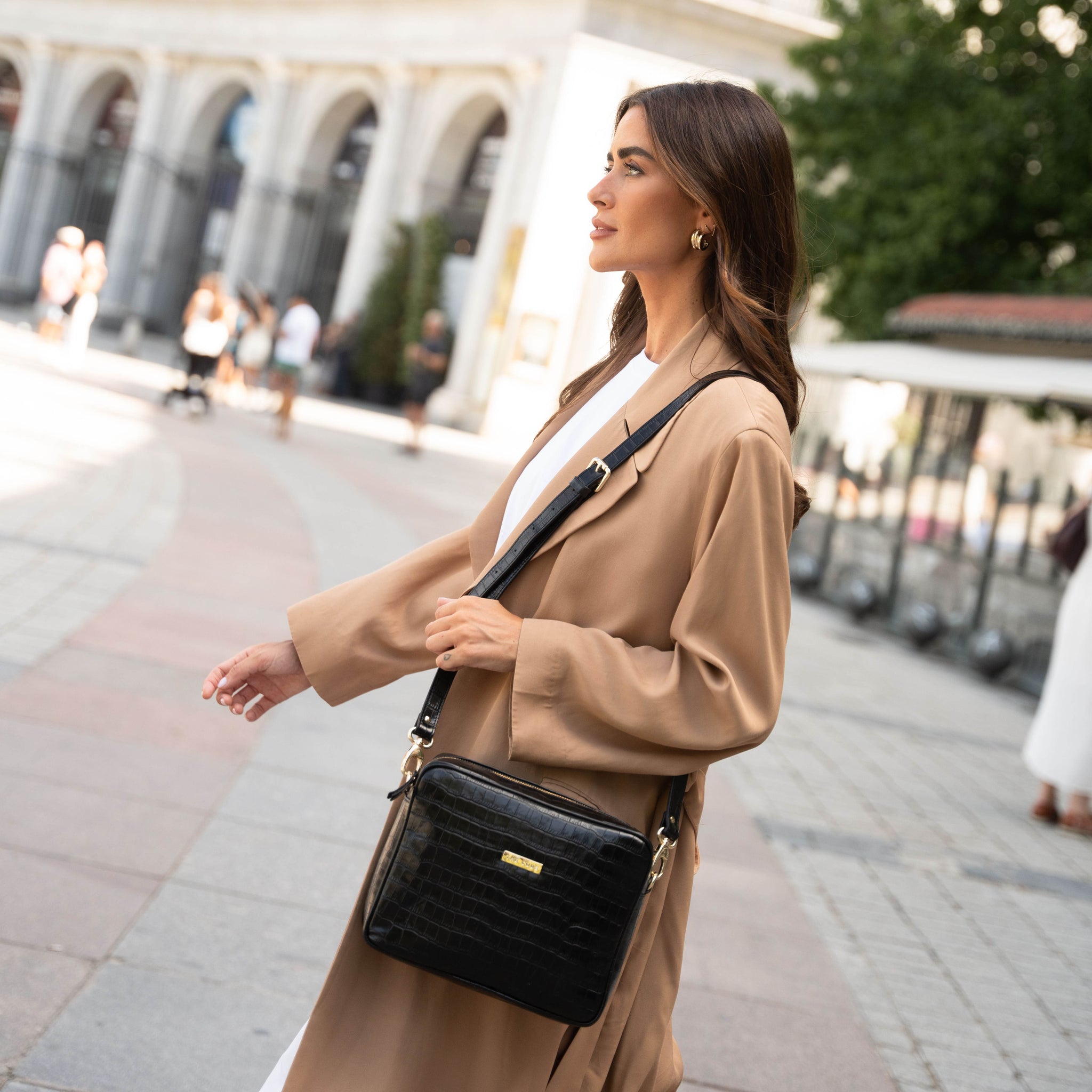 Carlota hazelnut shoulder bag