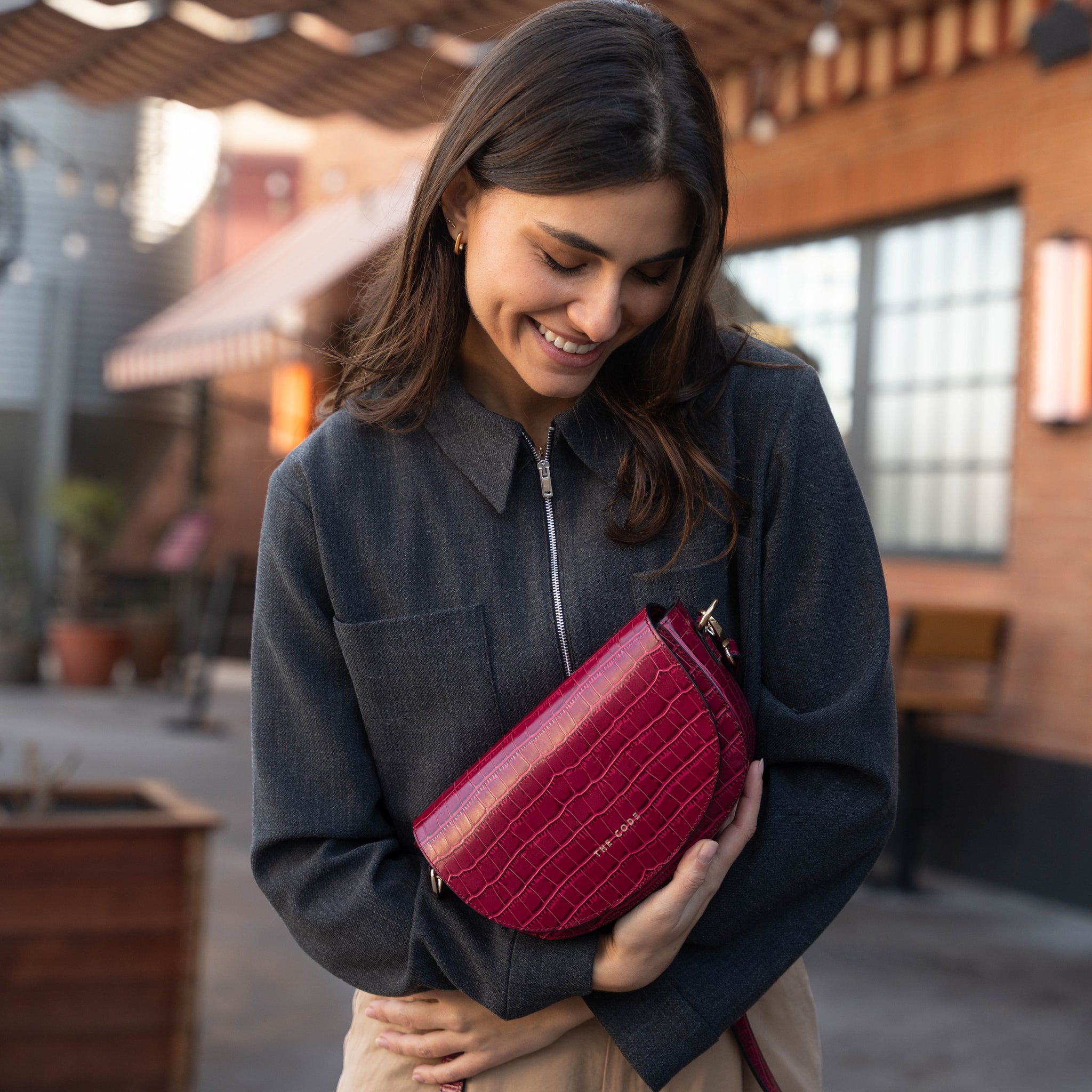 Raspberry Alma leather bag