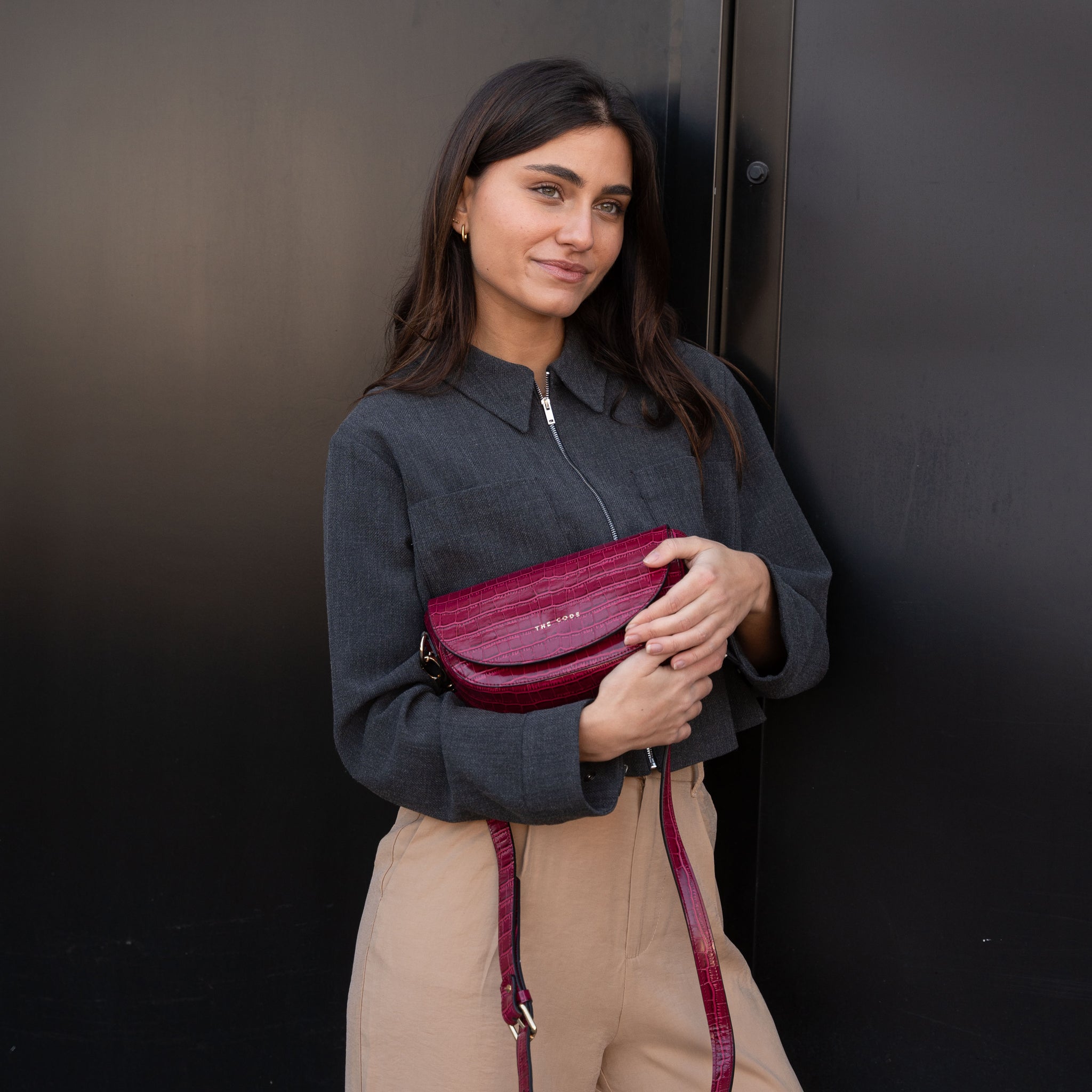 Raspberry Alma leather bag