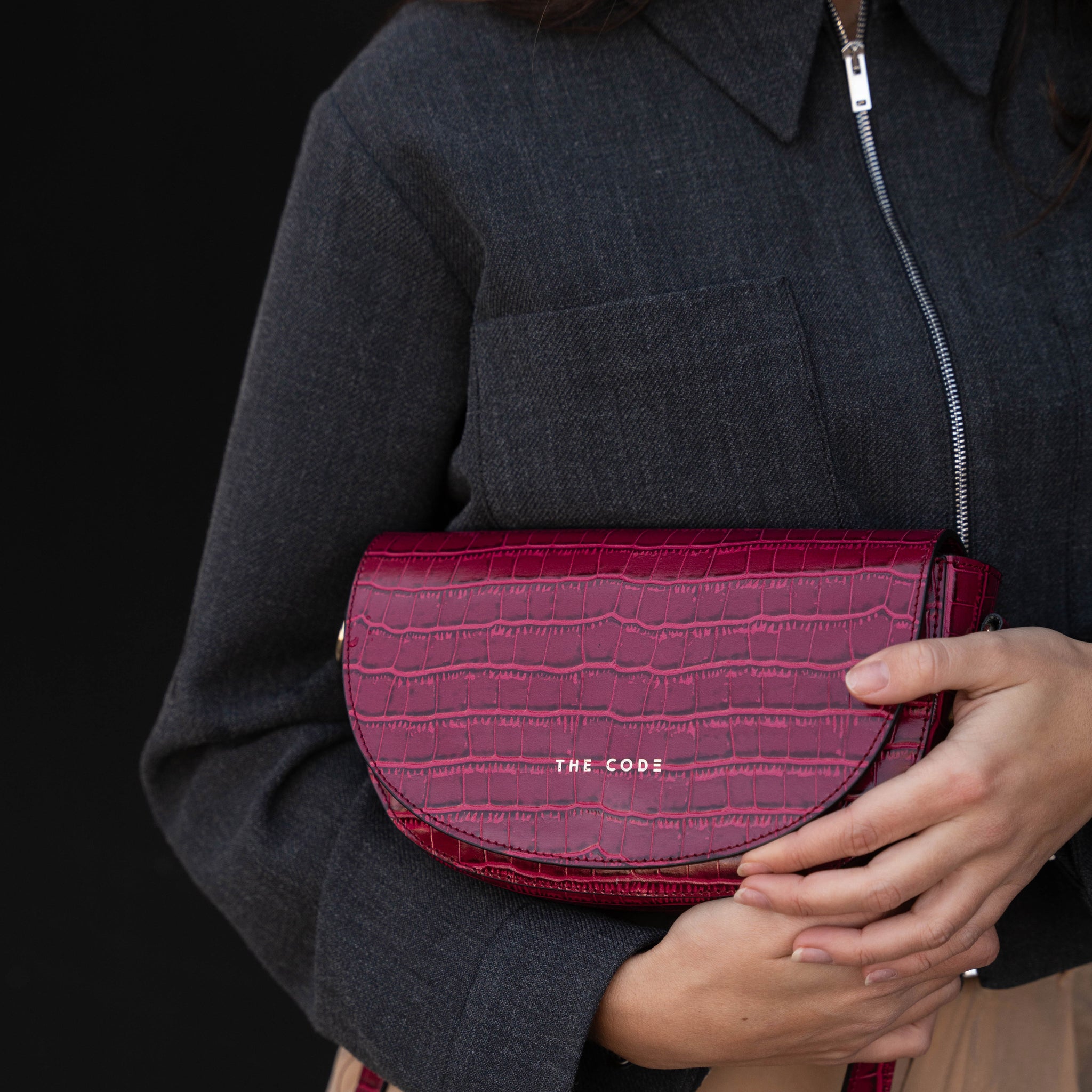 Raspberry Alma leather bag