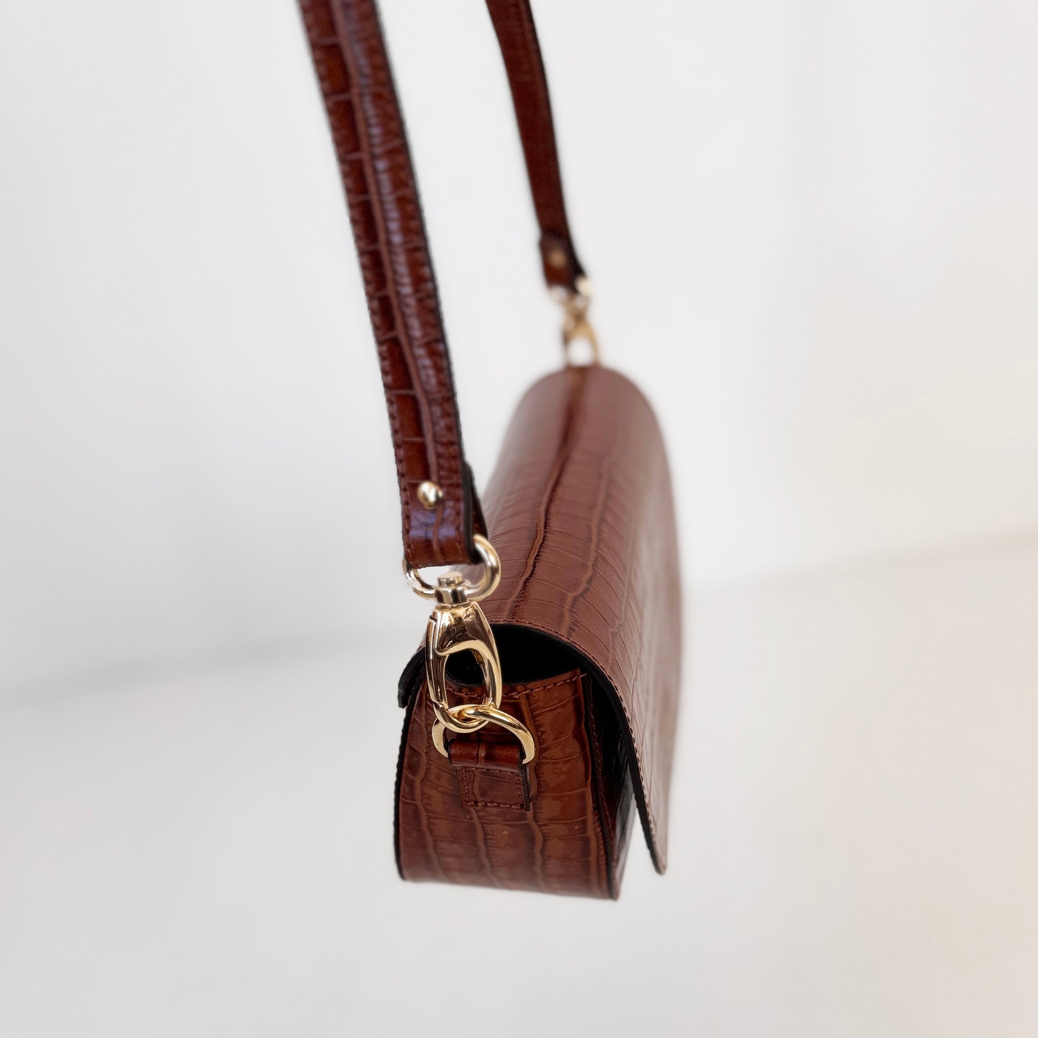 Alma crossbody bag in hazelnut brown