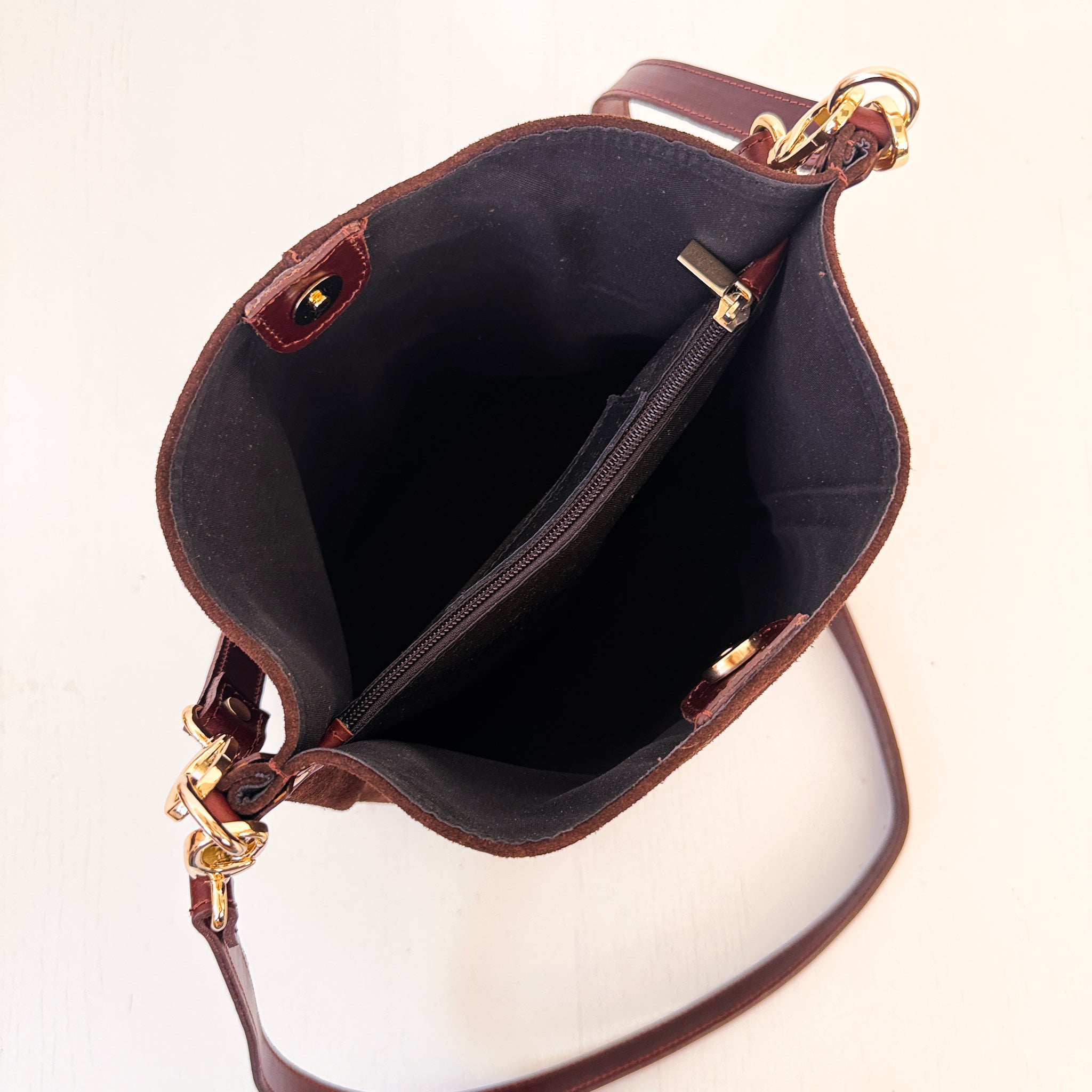 Bombonera Julieta serraje marrón pardo