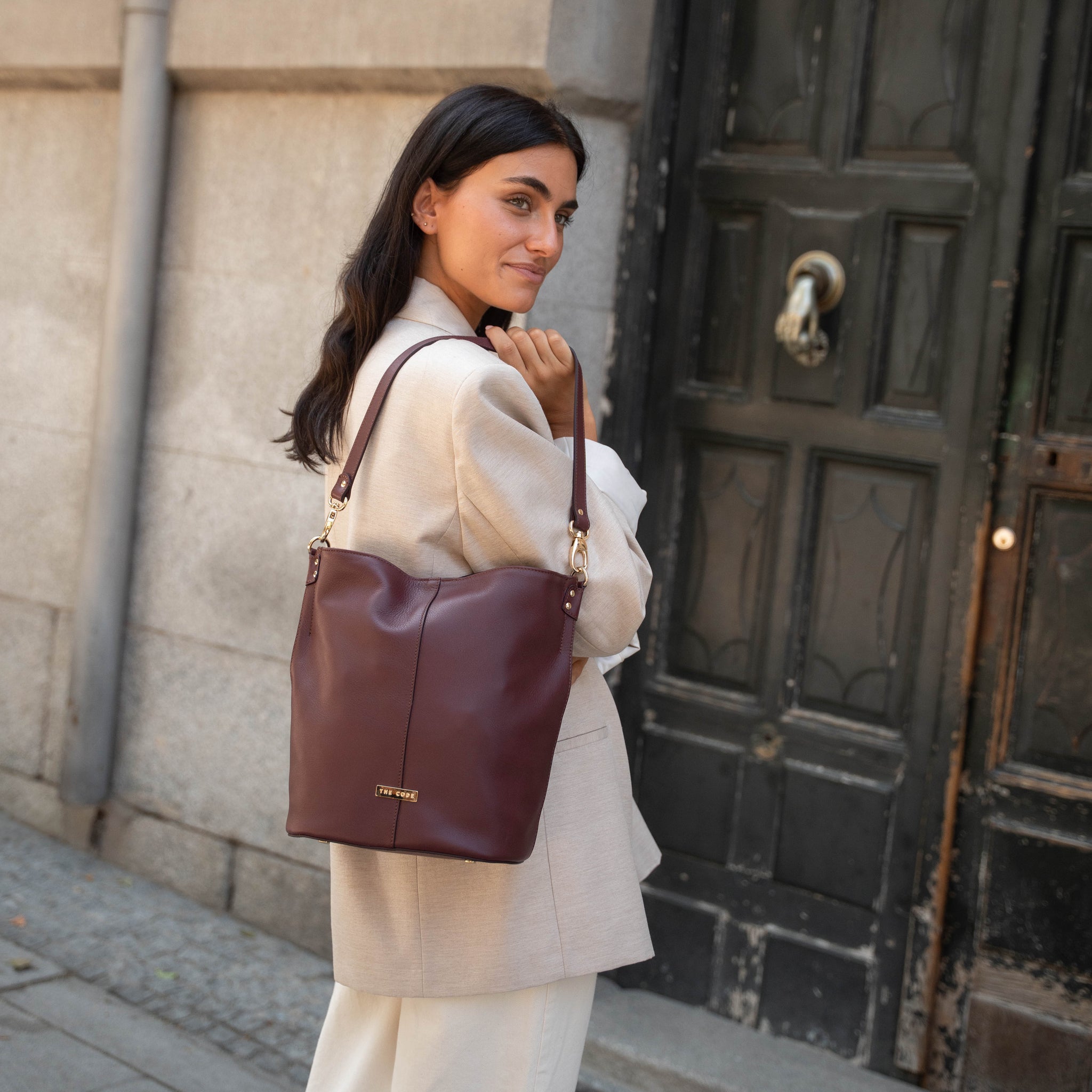 Julieta plain burgundy candy box