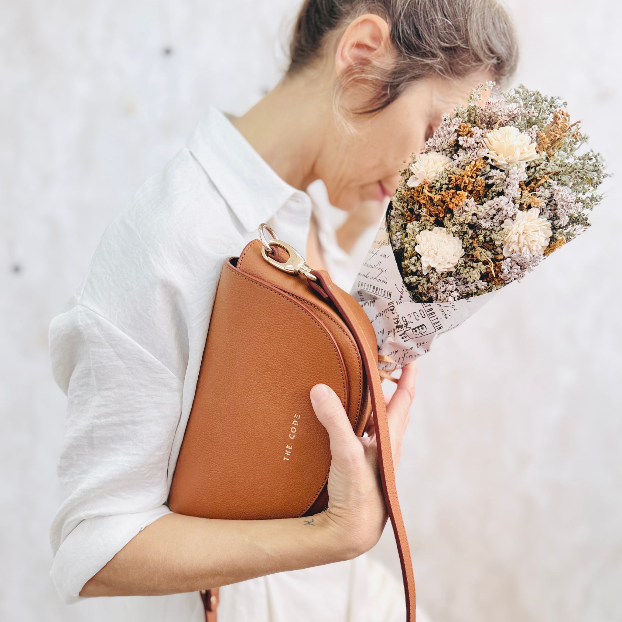 Camel alma leather bag