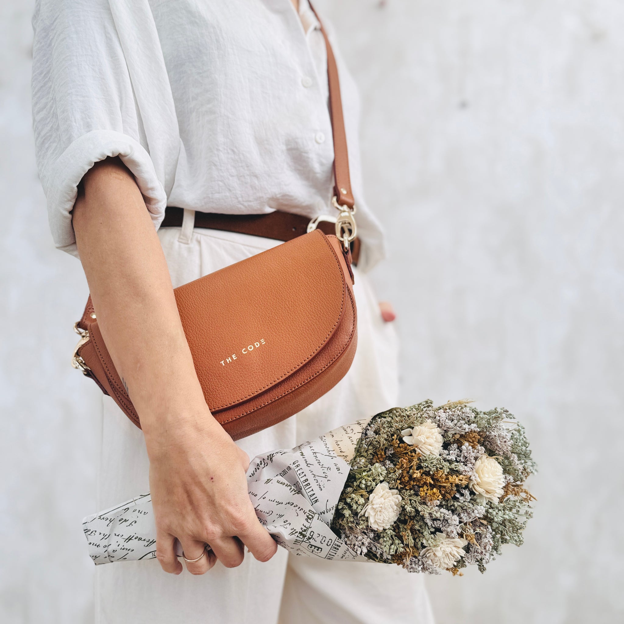 Camel alma leather bag