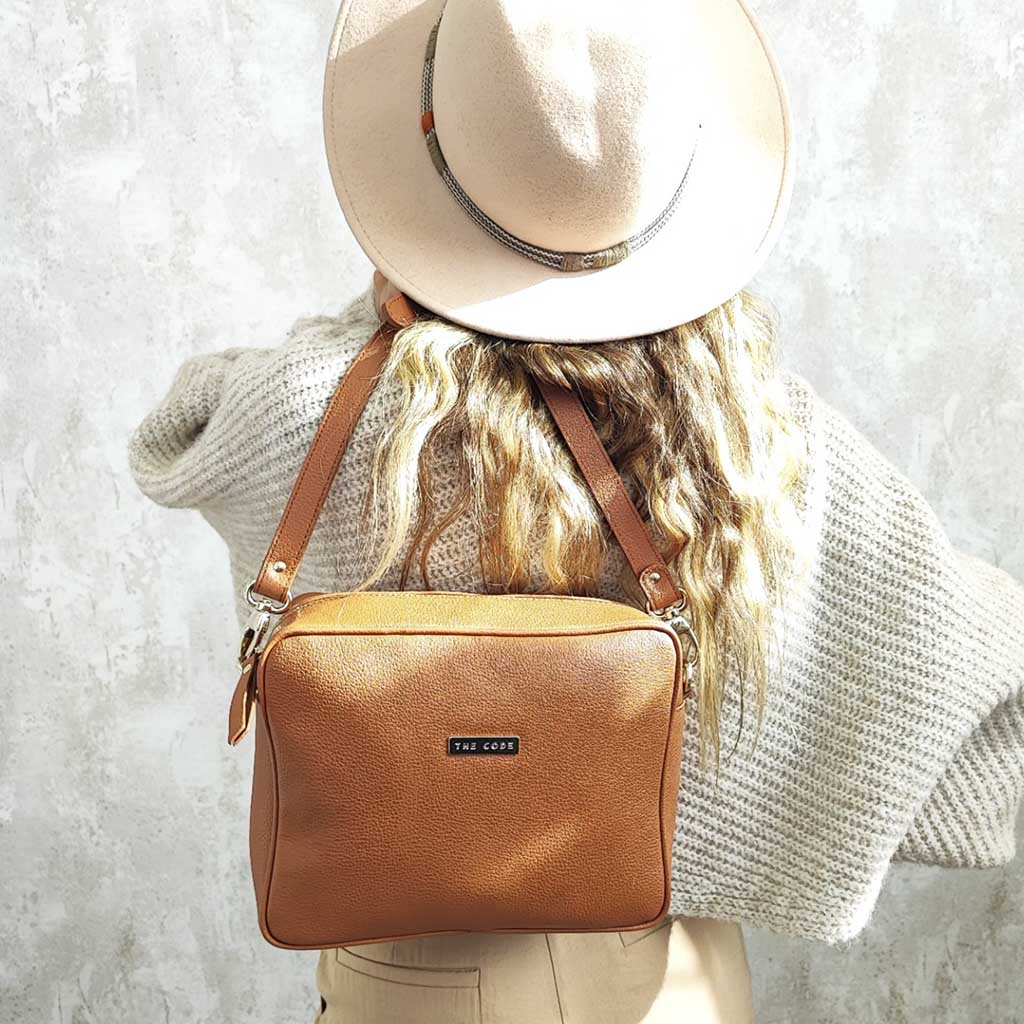 Charlotte camel liso