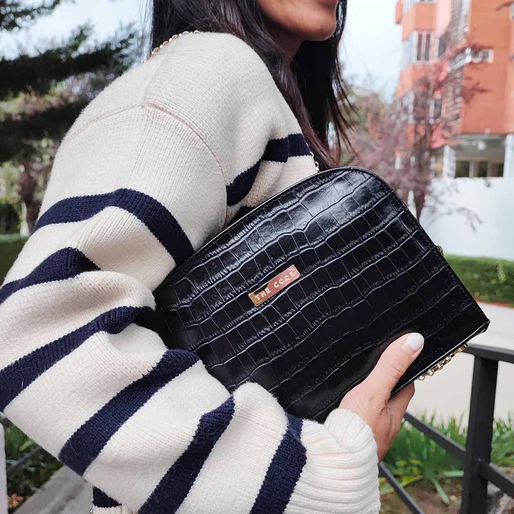 Casandra black shoulder bag