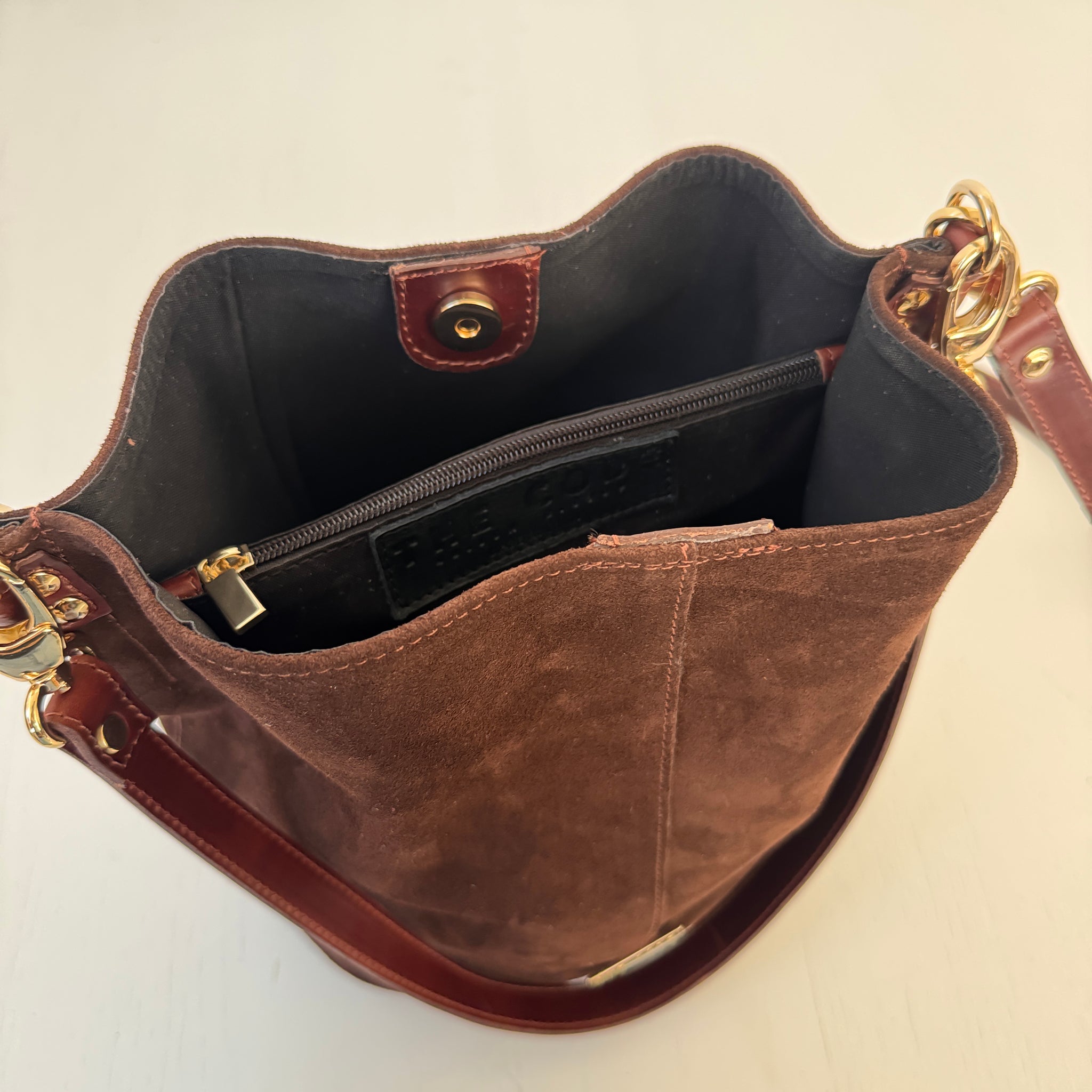 Bombonera Julieta chocolate suede