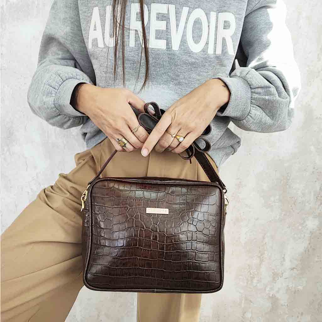 Carlota hazelnut shoulder bag