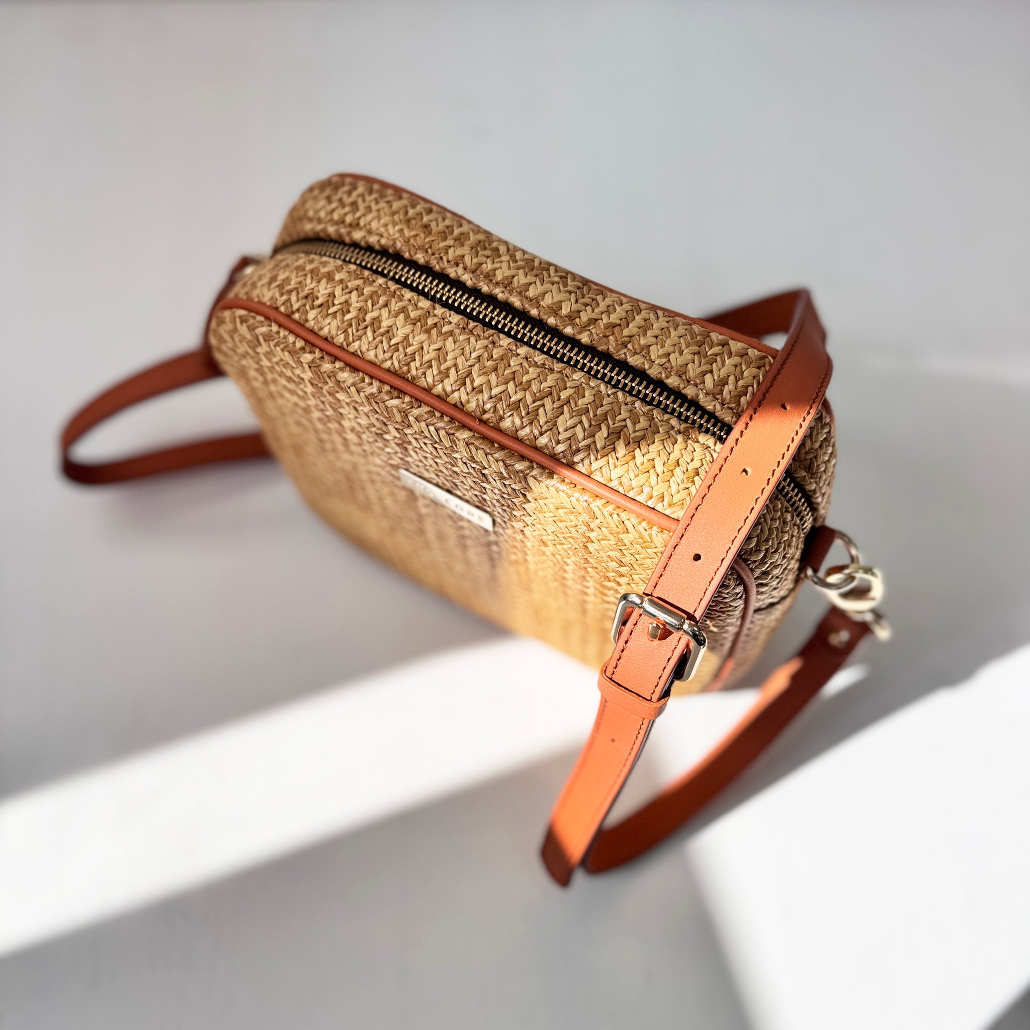Bandolera Carlota Rafia cuero