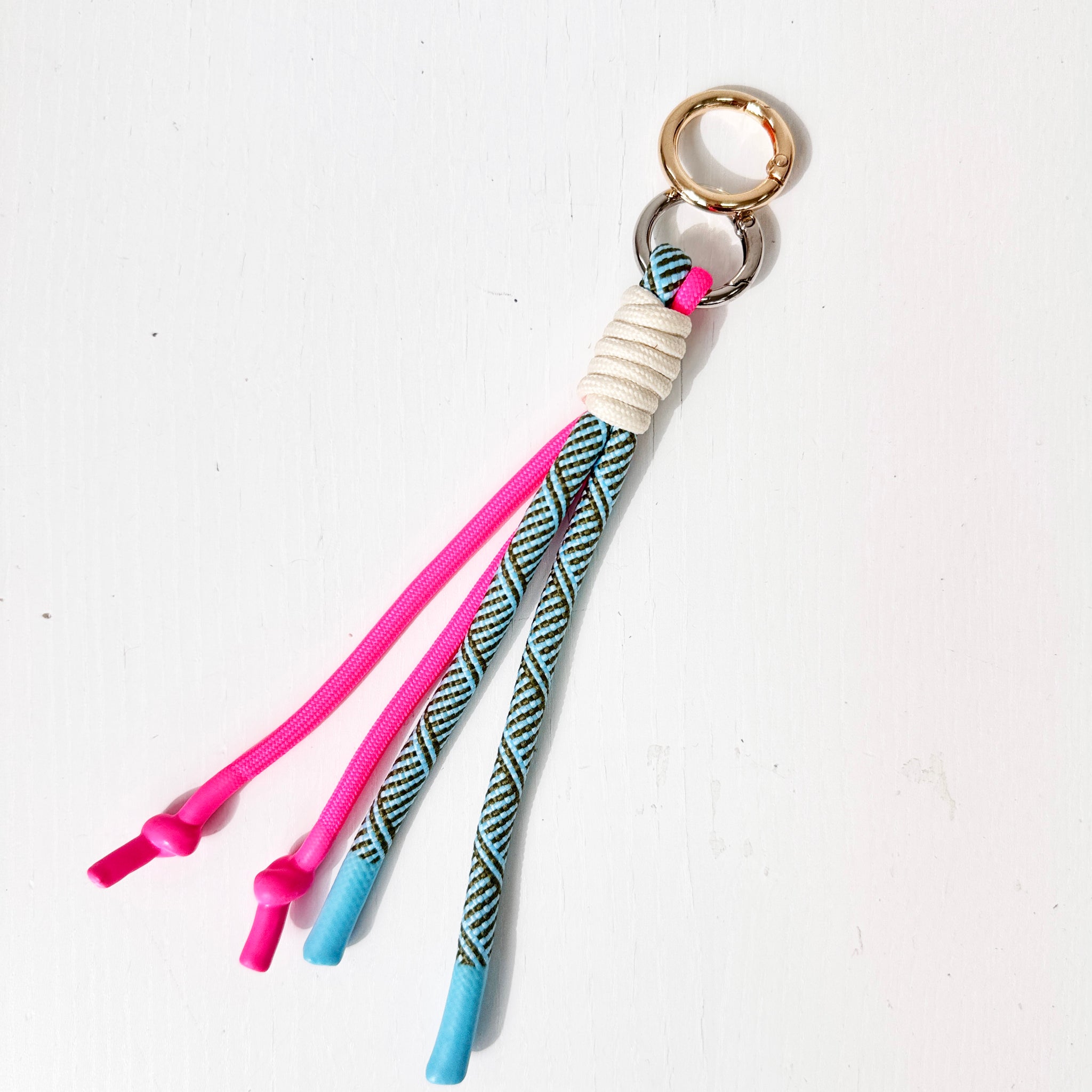Charm llavero Maldivas fluor
