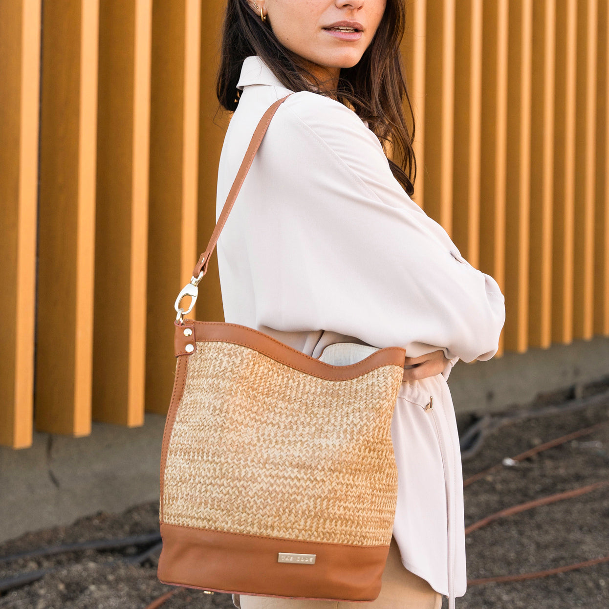 Brown nature Julieta bucket