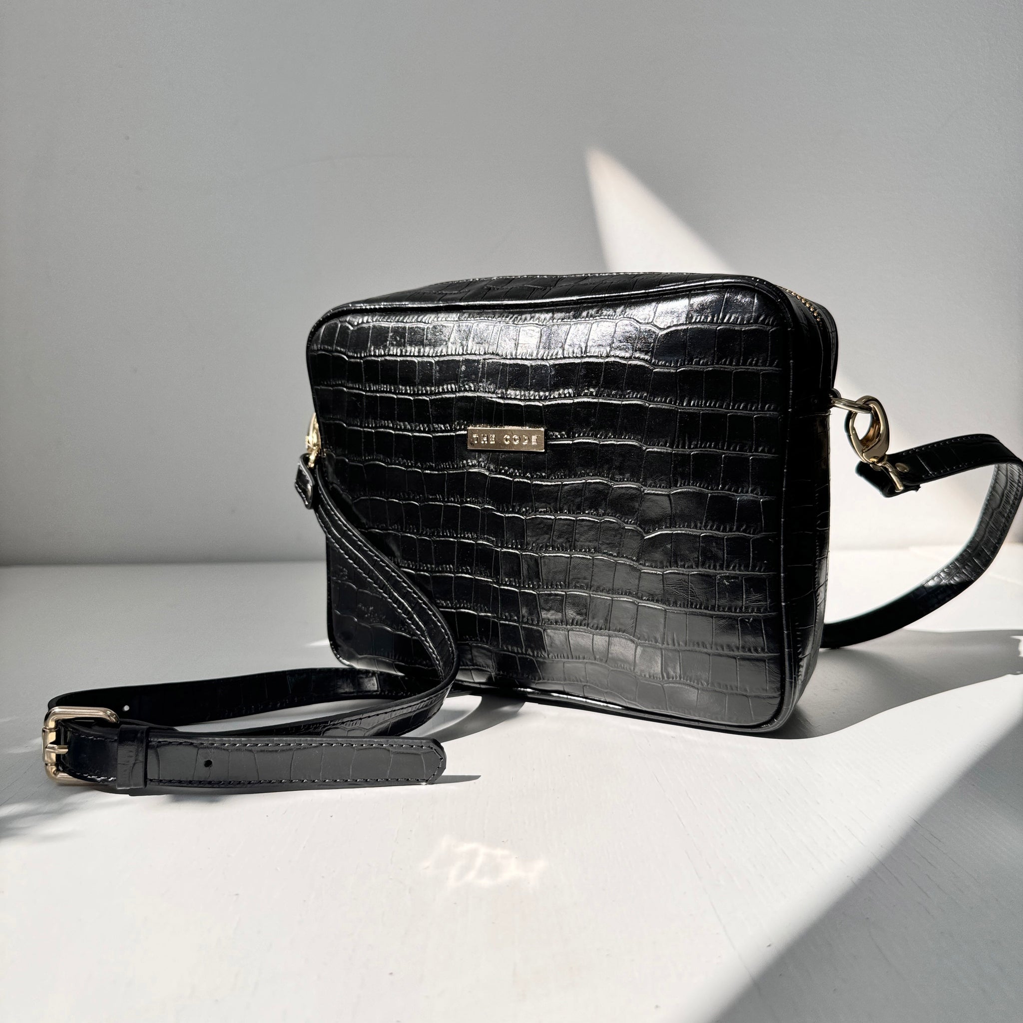 Carlota hazelnut shoulder bag
