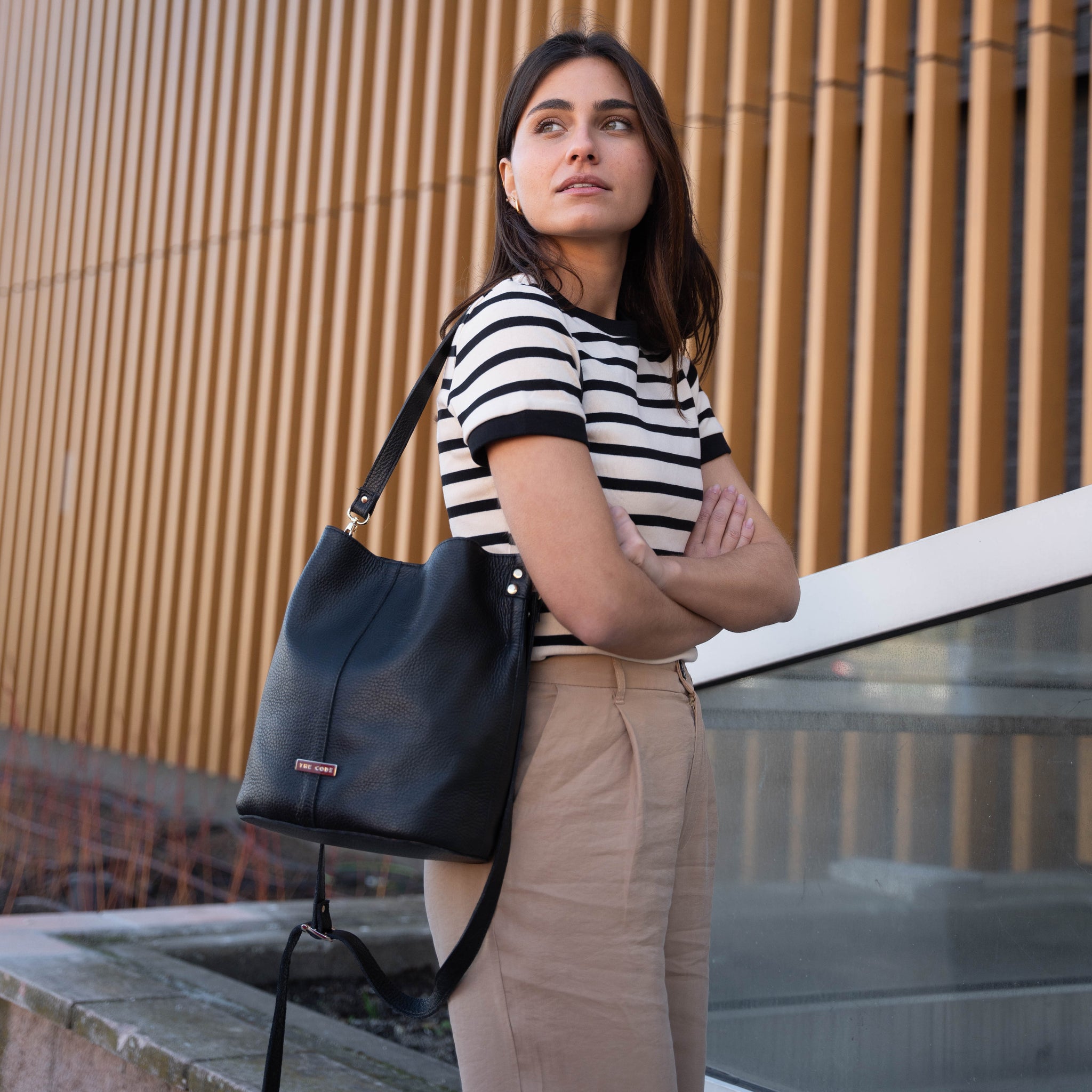 Black leather Julieta bucket