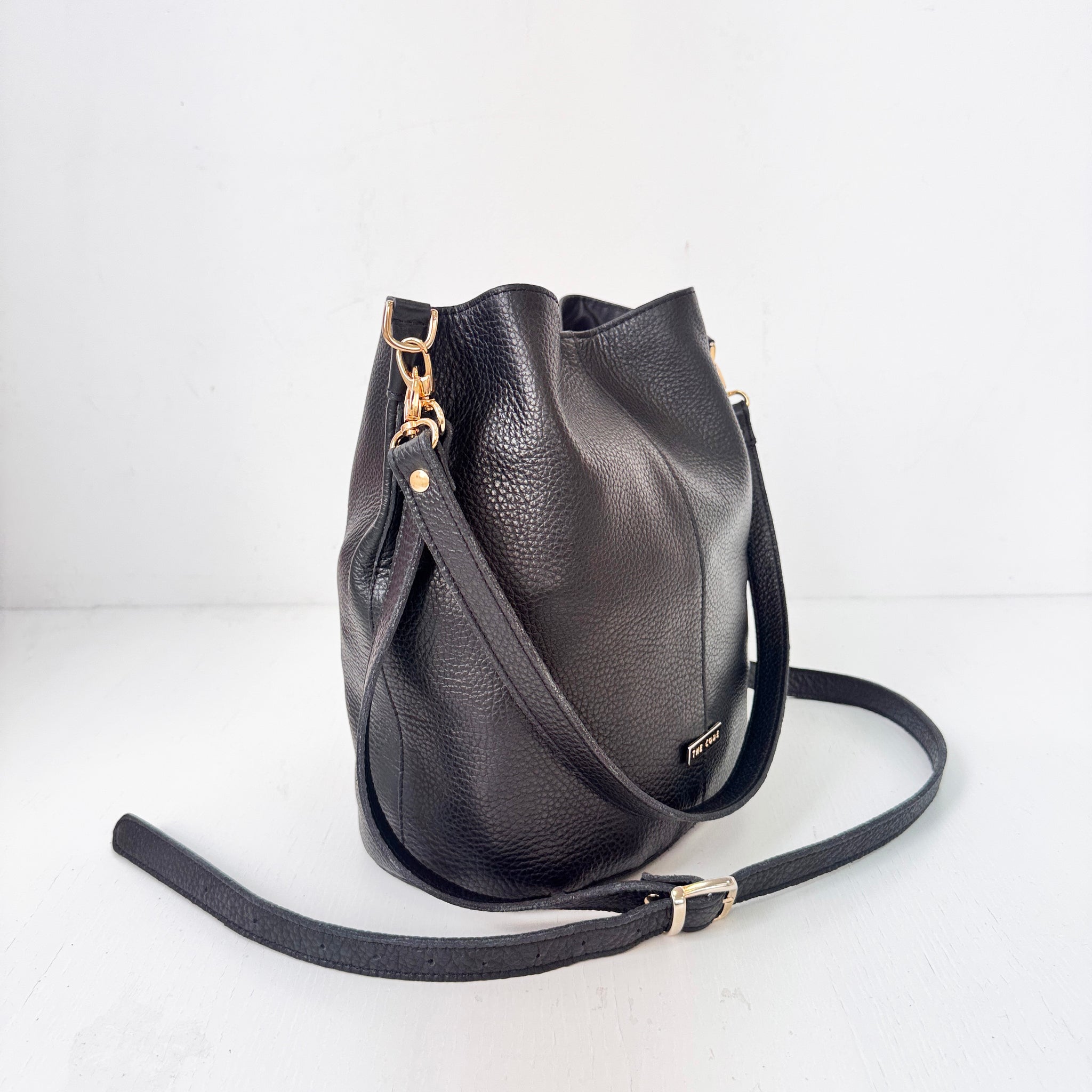 Black leather Julieta bucket