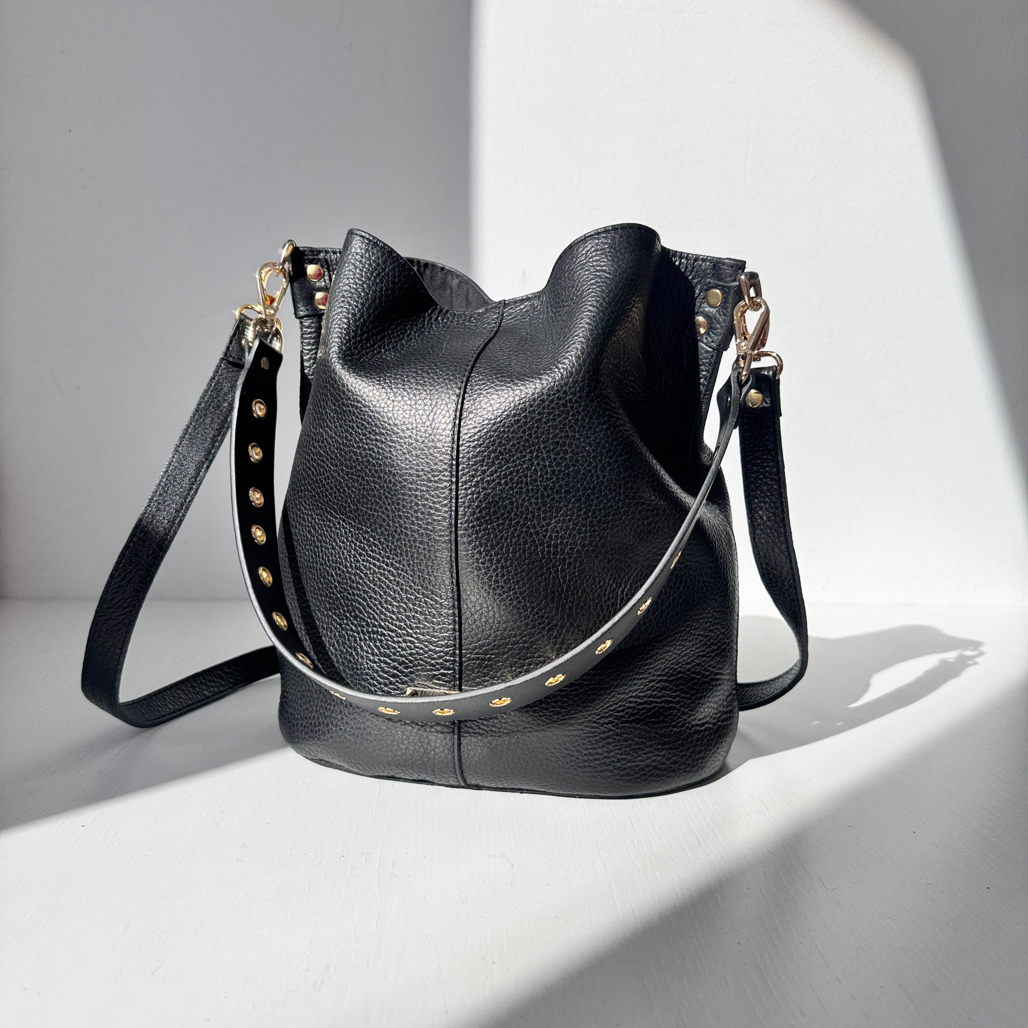 Julieta Rock black candy box