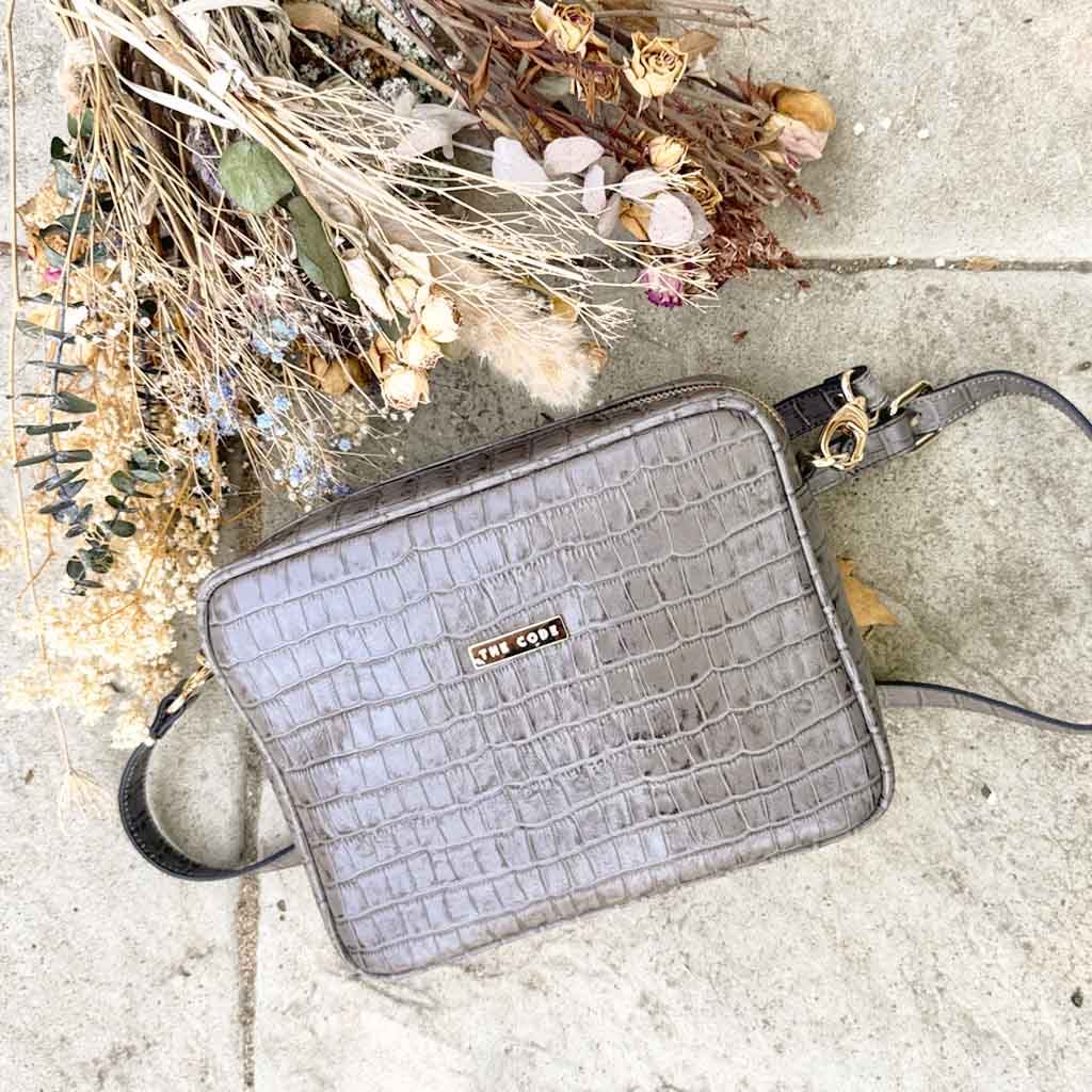 Carlota hazelnut shoulder bag