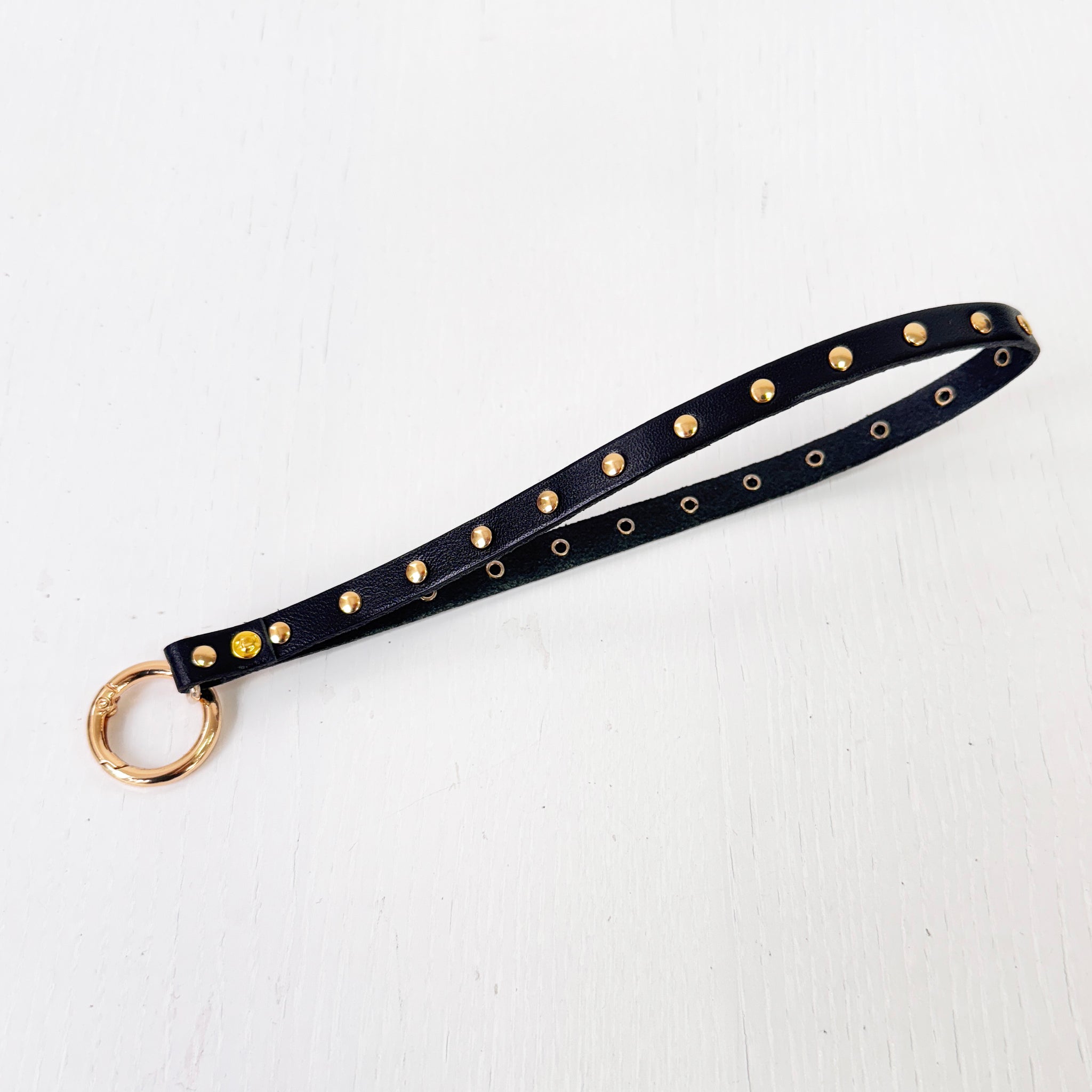 Charm llavero texas negro tachas oro
