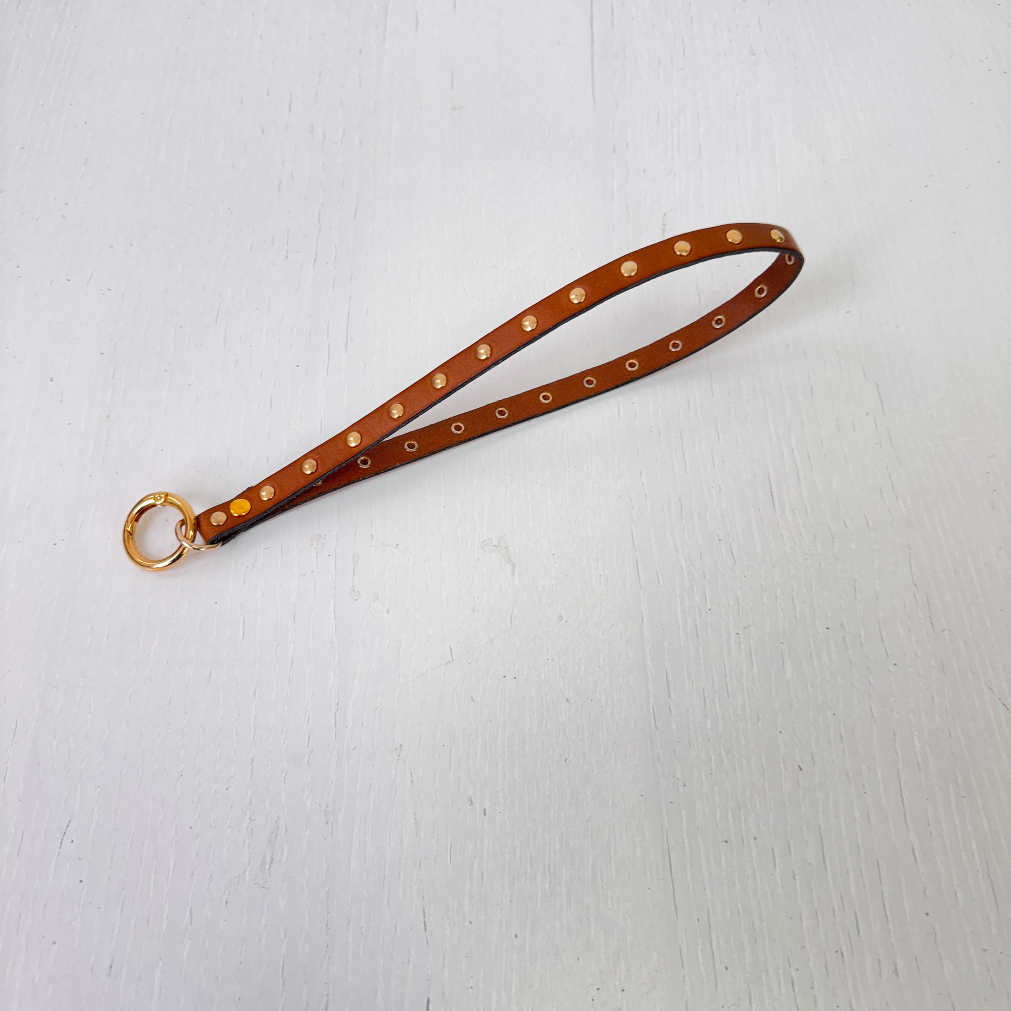 Charm llavero texas cuero tachas oro