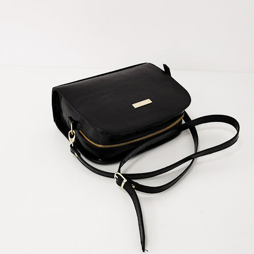 Casandra black shoulder bag