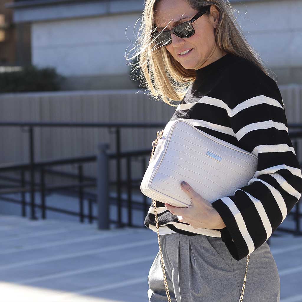 Carlota hazelnut shoulder bag